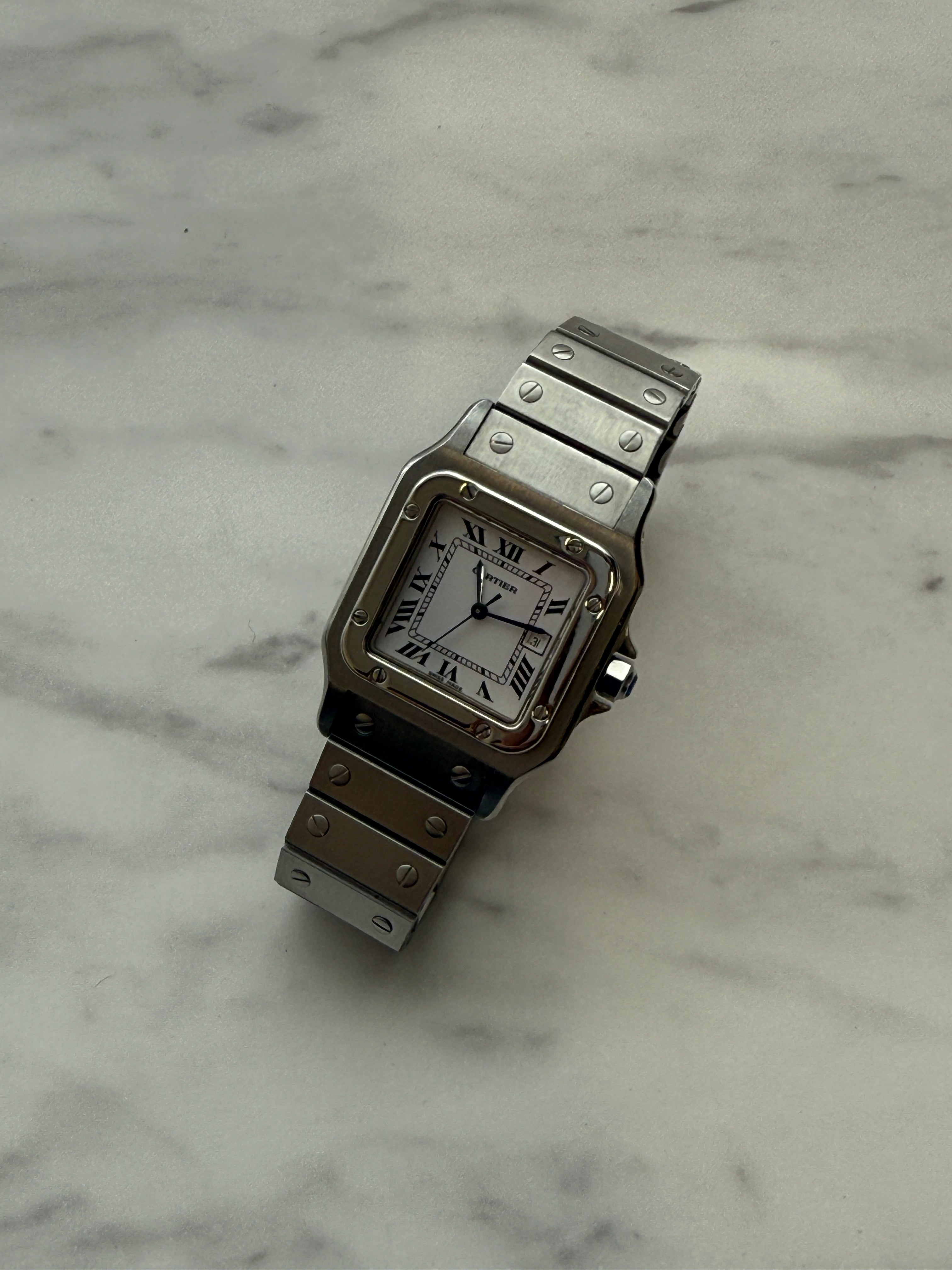 オーバーホールの際は外装の新品仕上げ(研磨)もお勧めです。