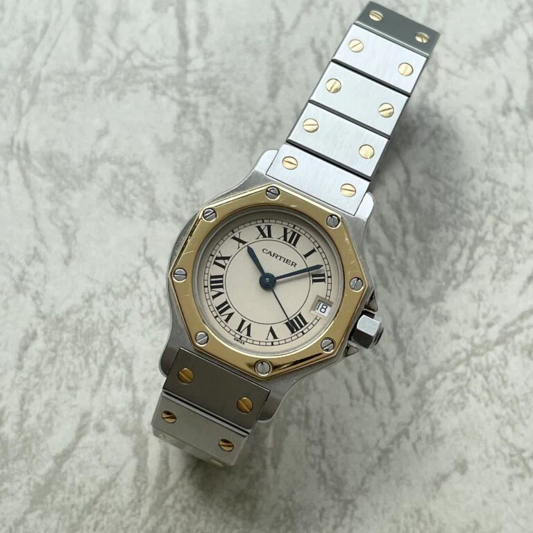 自動巻きとクォーツが同時に販売されていたという。