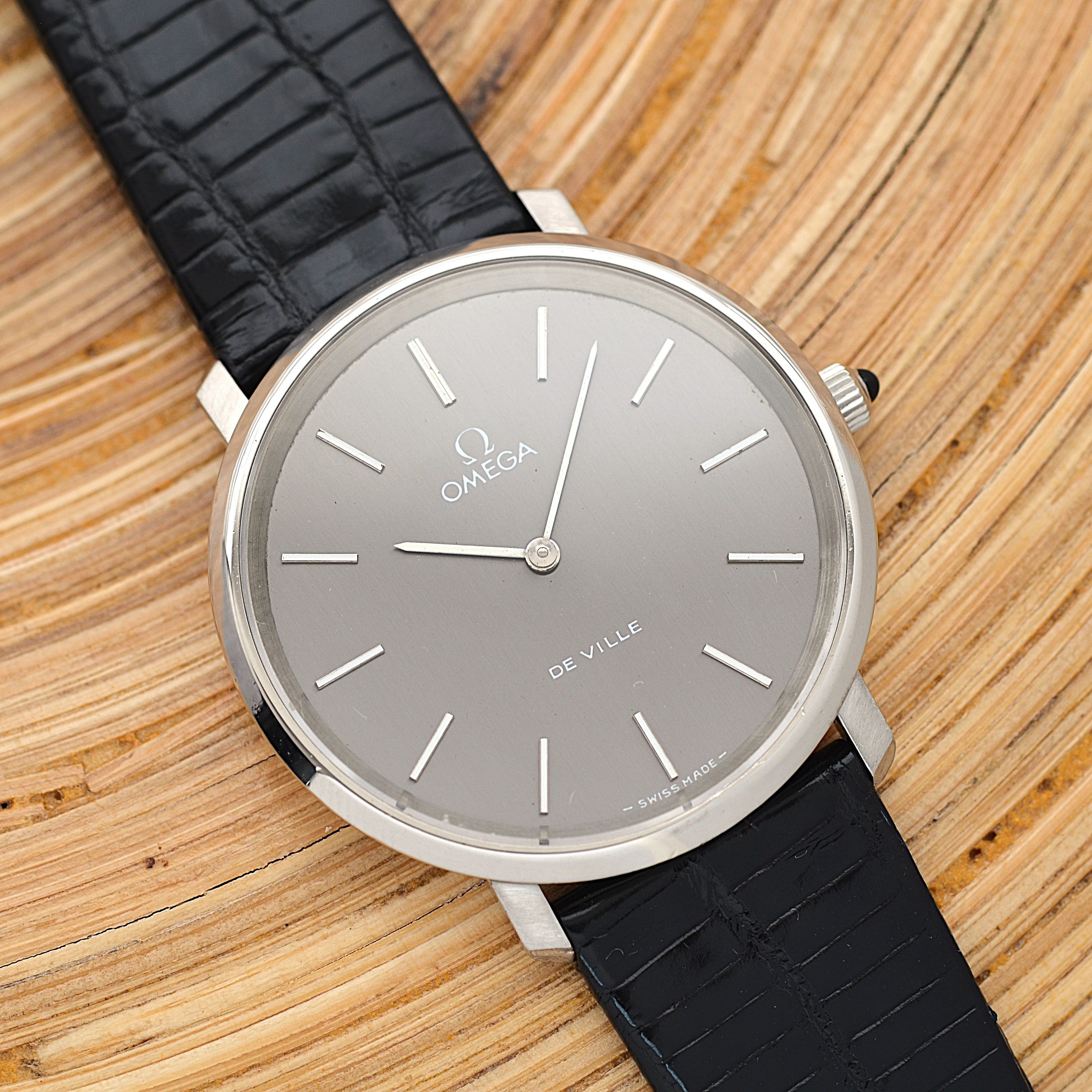 オトナの雰囲気が漂う1975年製のオメガ・デヴィル。