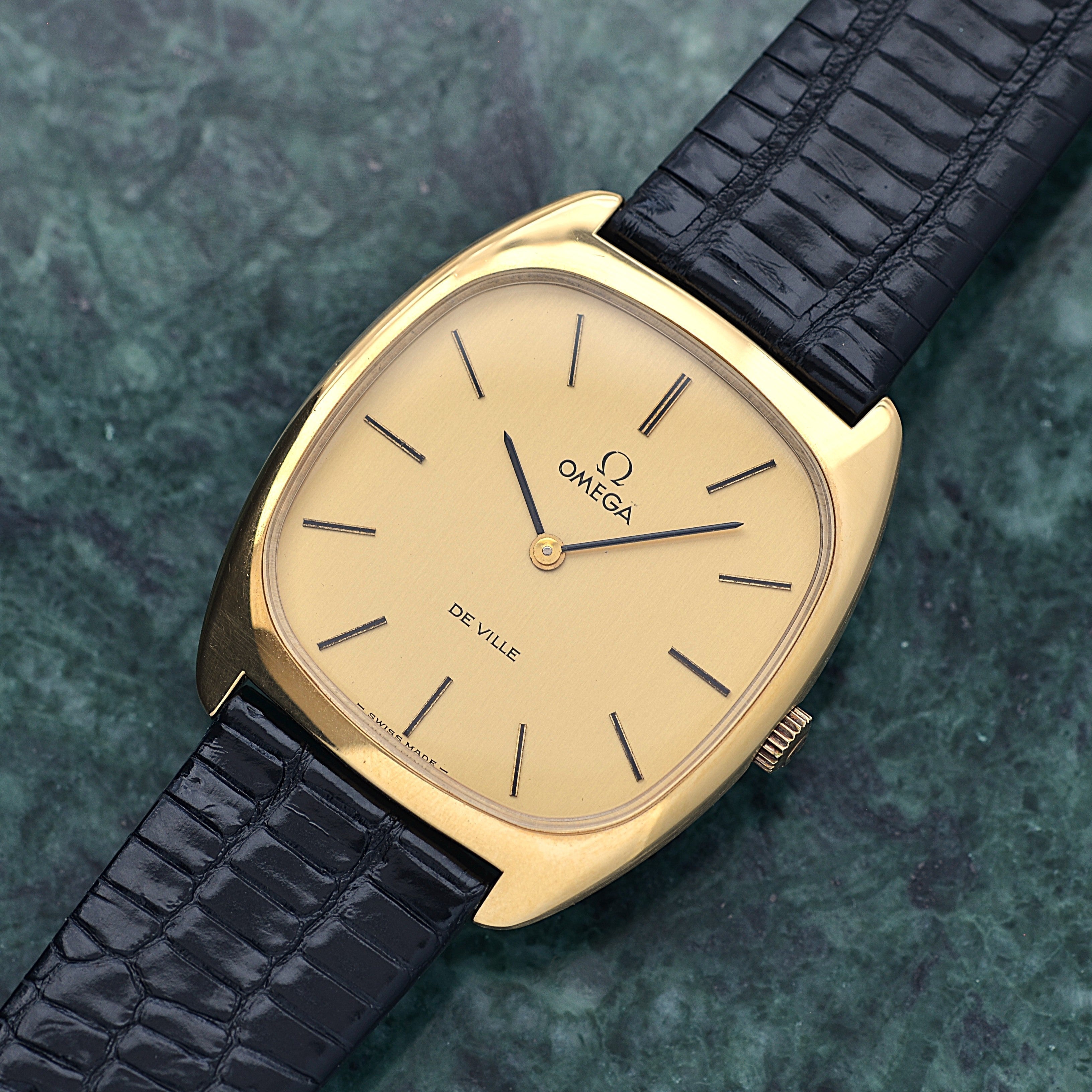 ヴィンテージらしいユニークさが魅力的な1975年製のオメガ・デヴィル。