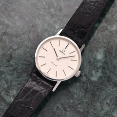 シンプルでベーシックなデザインをした1975年製のオメガ・デヴィル。