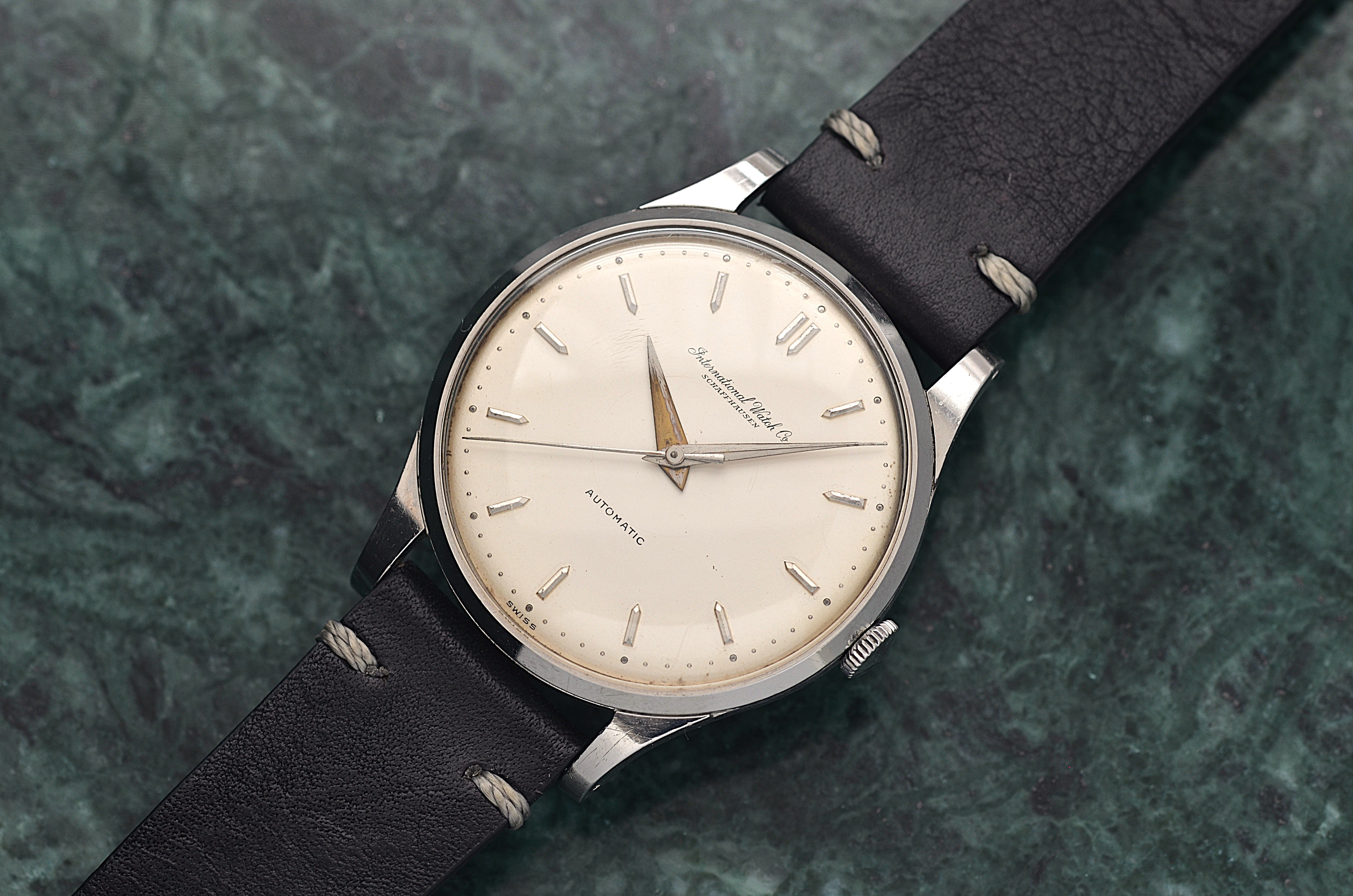 オールドインターらしいデザインとディテールを兼ね備えたシャフハウゼン1956年製。