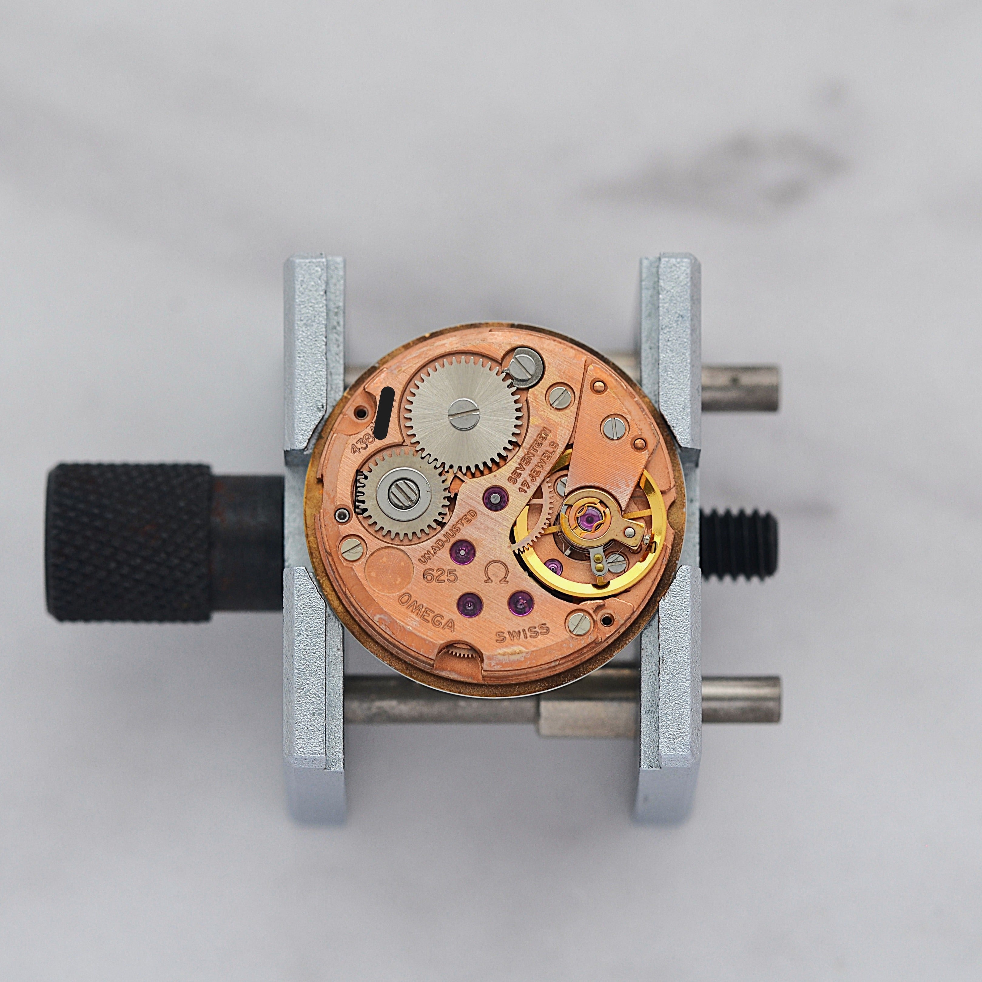 【OMEGA】オメガ デヴィル GP ラウンド Ivory ブラウンローマ 純正尾錠付き