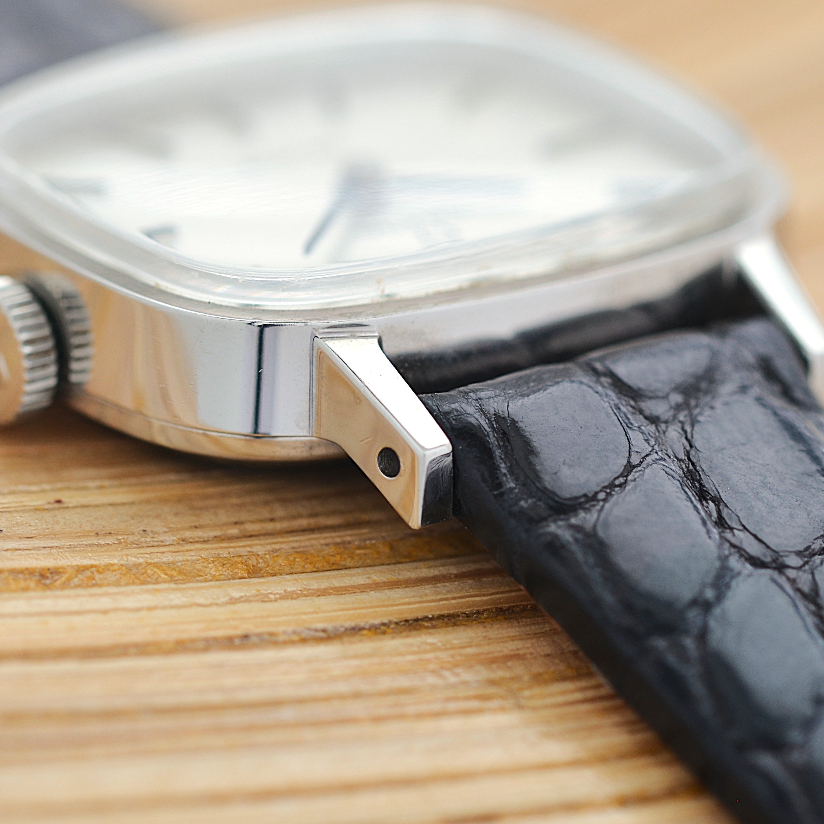 【OMEGA】Omega DeVille SS TV Screen Case Silver new old stock with Original Buckle