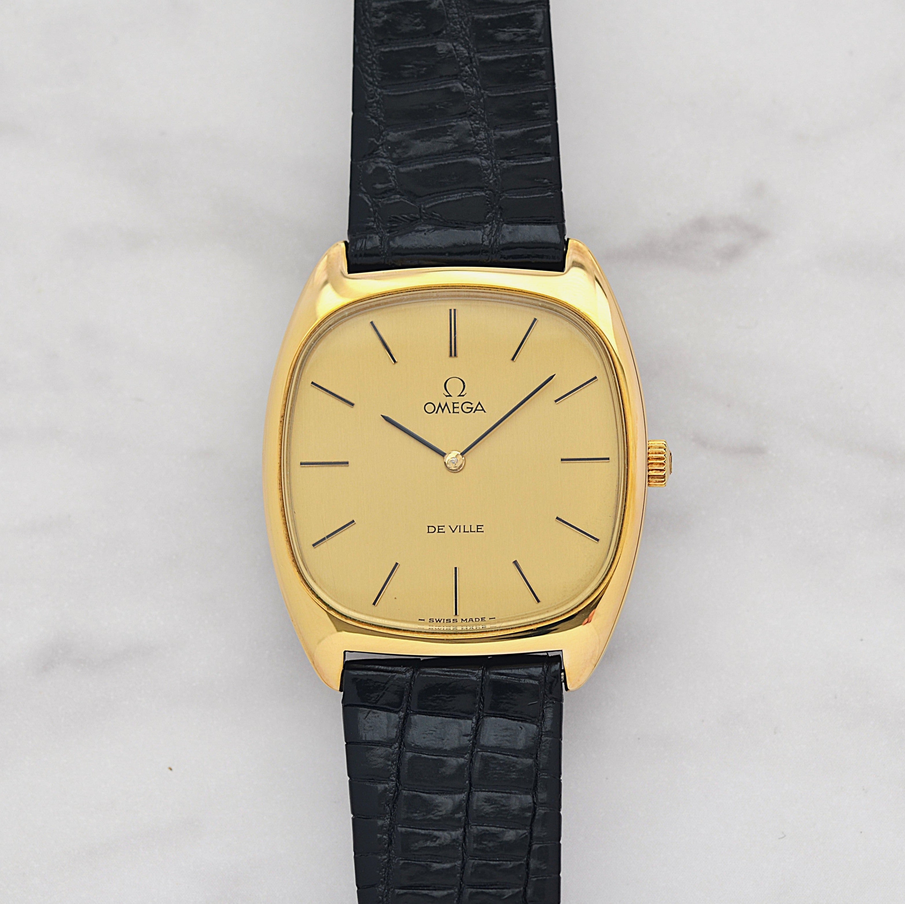 [OMEGA] Omega DeVille GP Cushion Case with Original Gold Buckle, New old stock