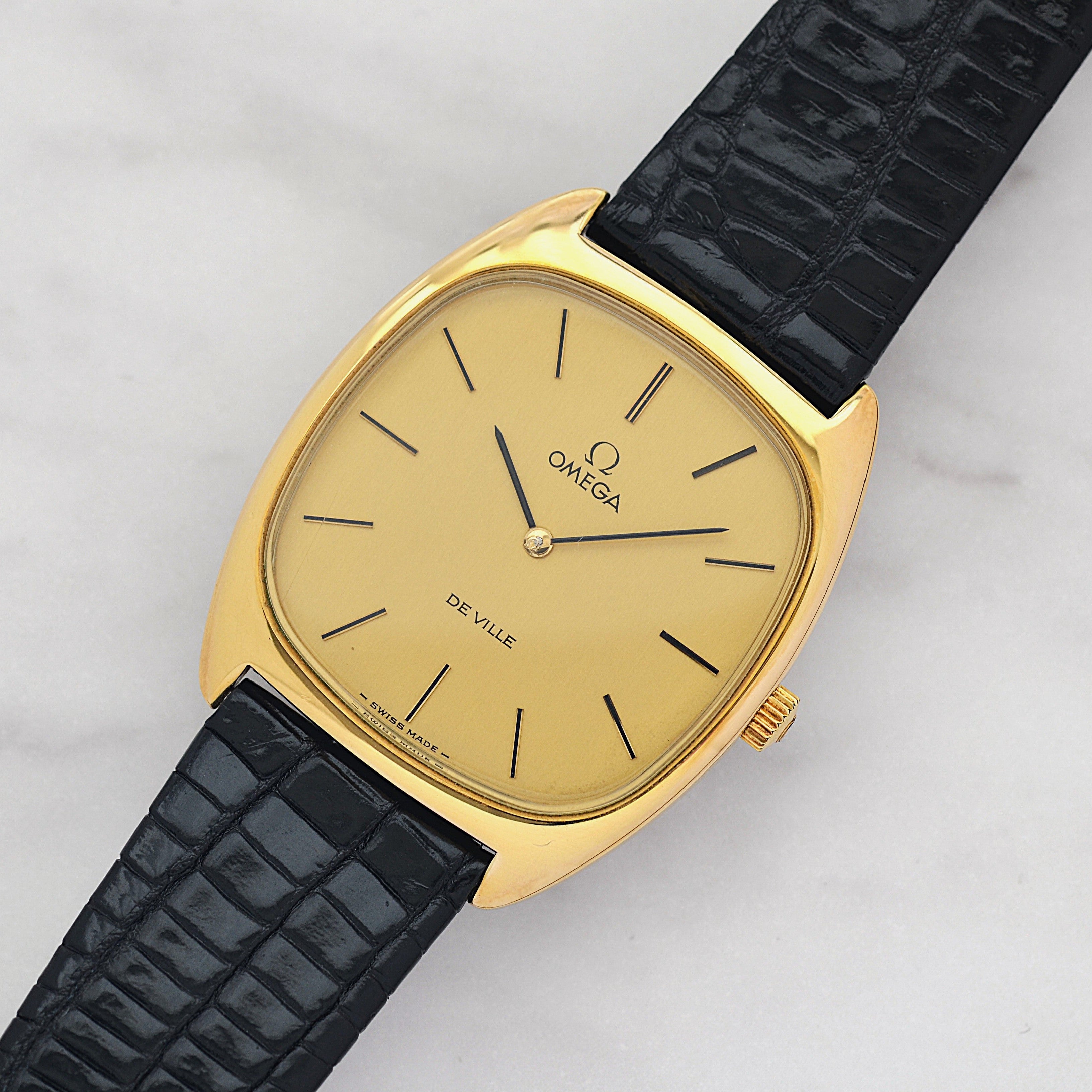 [OMEGA] Omega DeVille GP Cushion Case with Original Gold Buckle, New old stock
