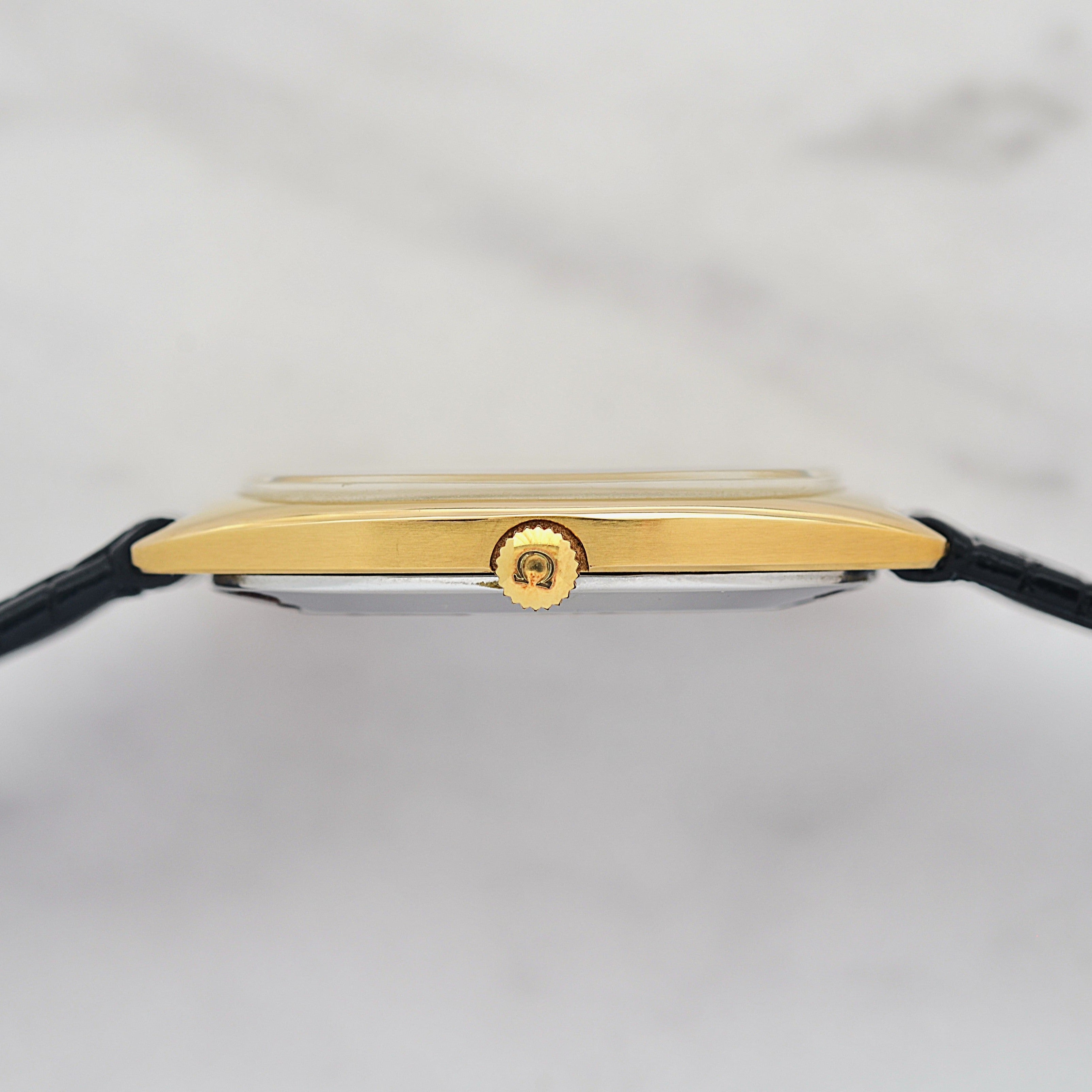 [OMEGA] Omega DeVille GP Cushion Case with Original Gold Buckle, New old stock