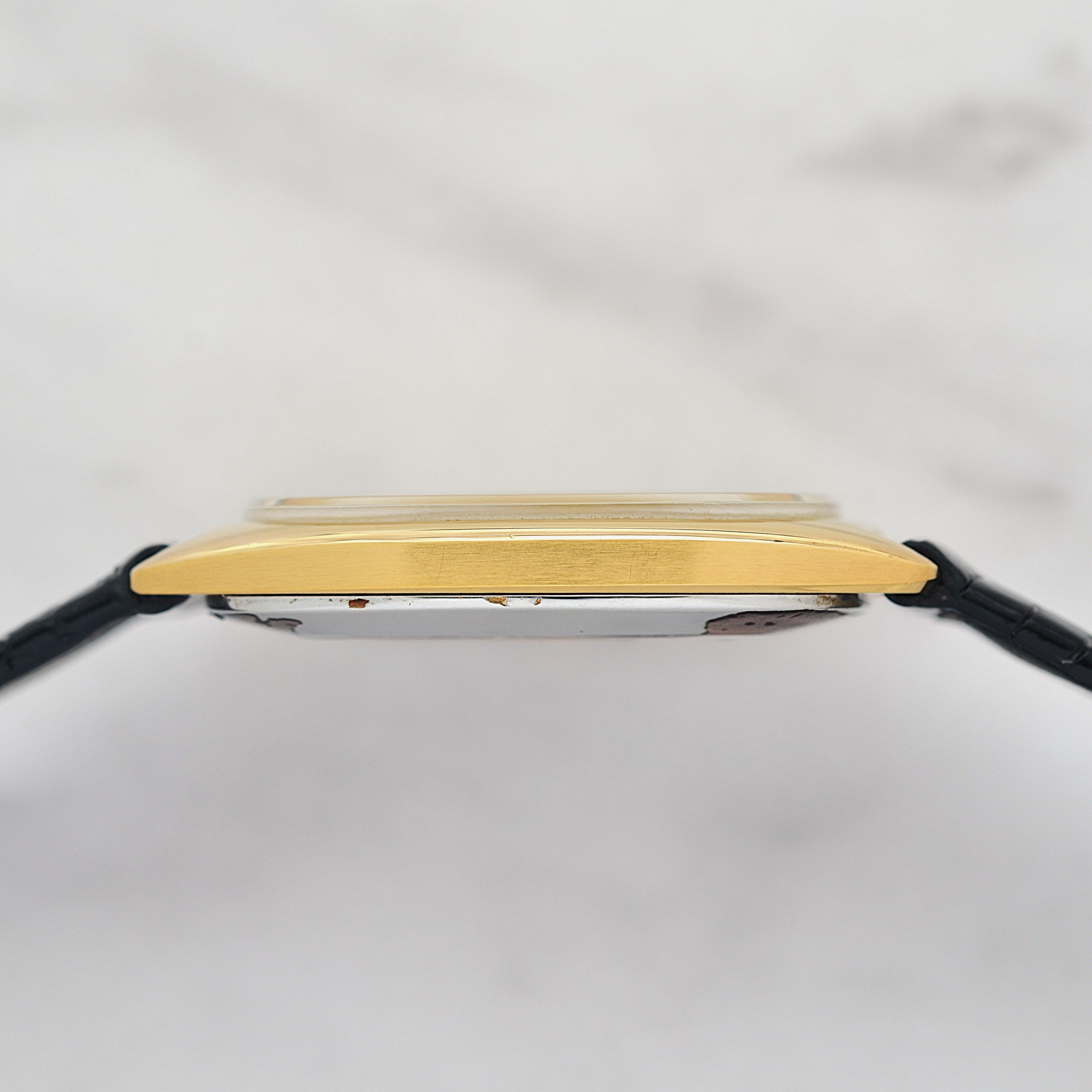 [OMEGA] Omega DeVille GP Cushion Case with Original Gold Buckle, New old stock