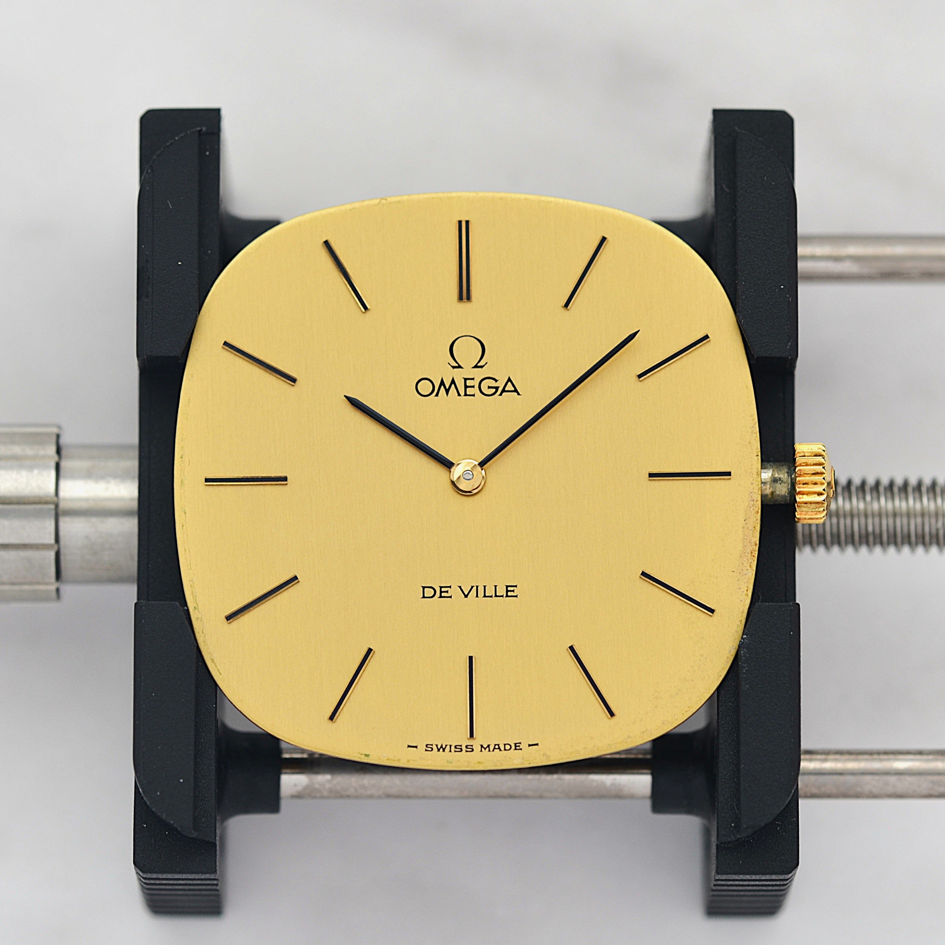 [OMEGA] Omega DeVille GP Cushion Case with Original Gold Buckle, New old stock