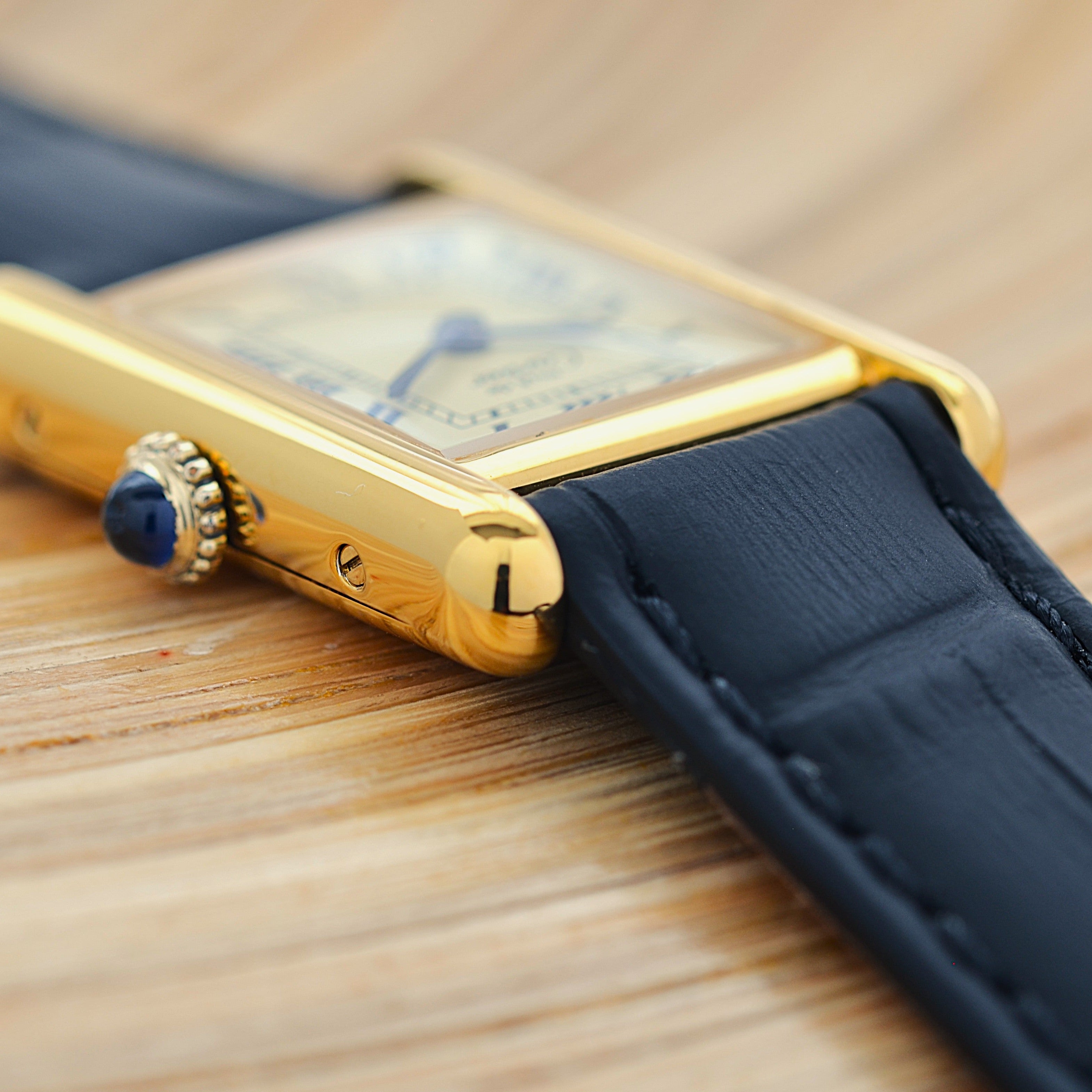 【Cartier】 Cartier Must Tank SM Ivory Roman Dial Manual Winding with Original Buckle