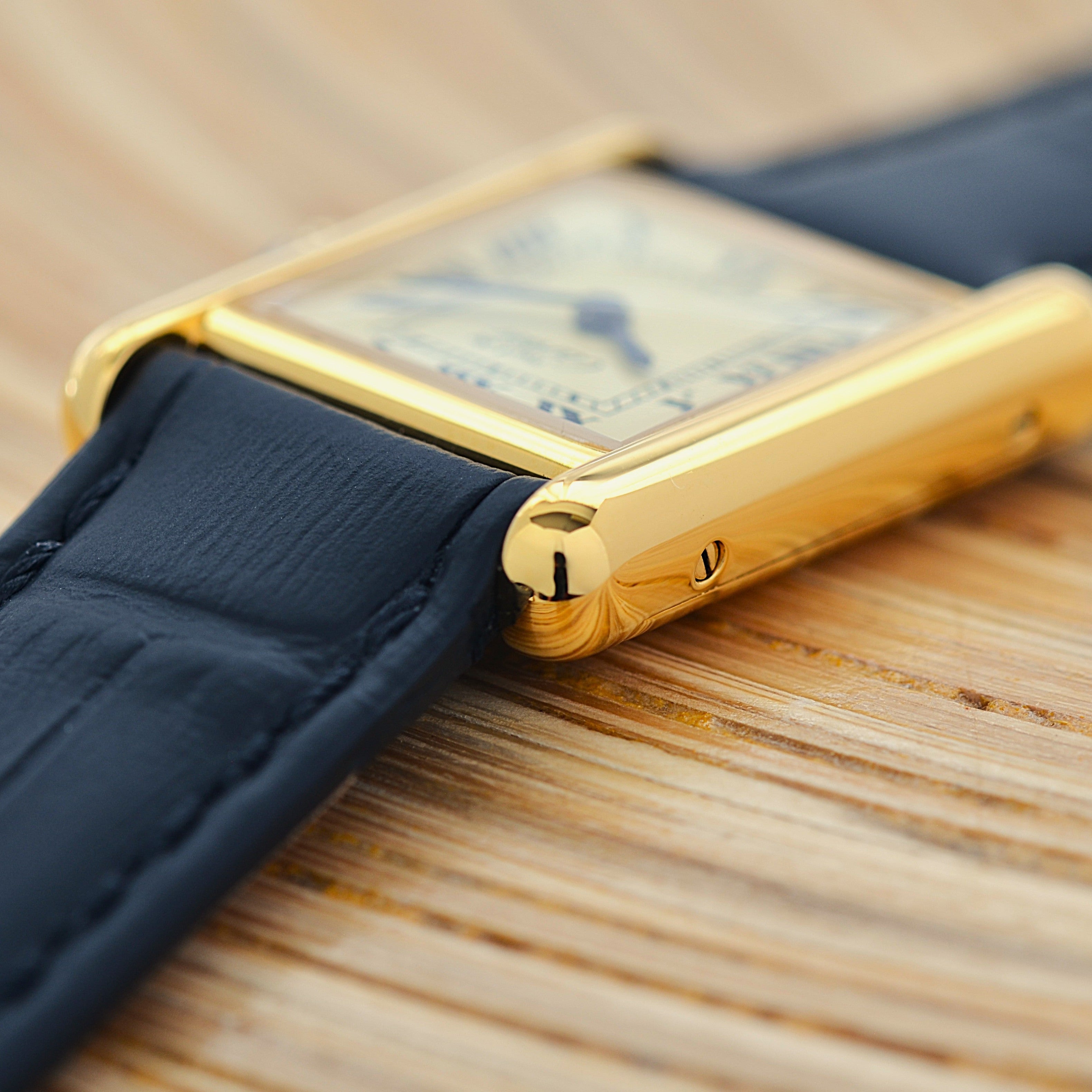 【Cartier】 Cartier Must Tank SM Ivory Roman Dial Manual Winding with Original Buckle