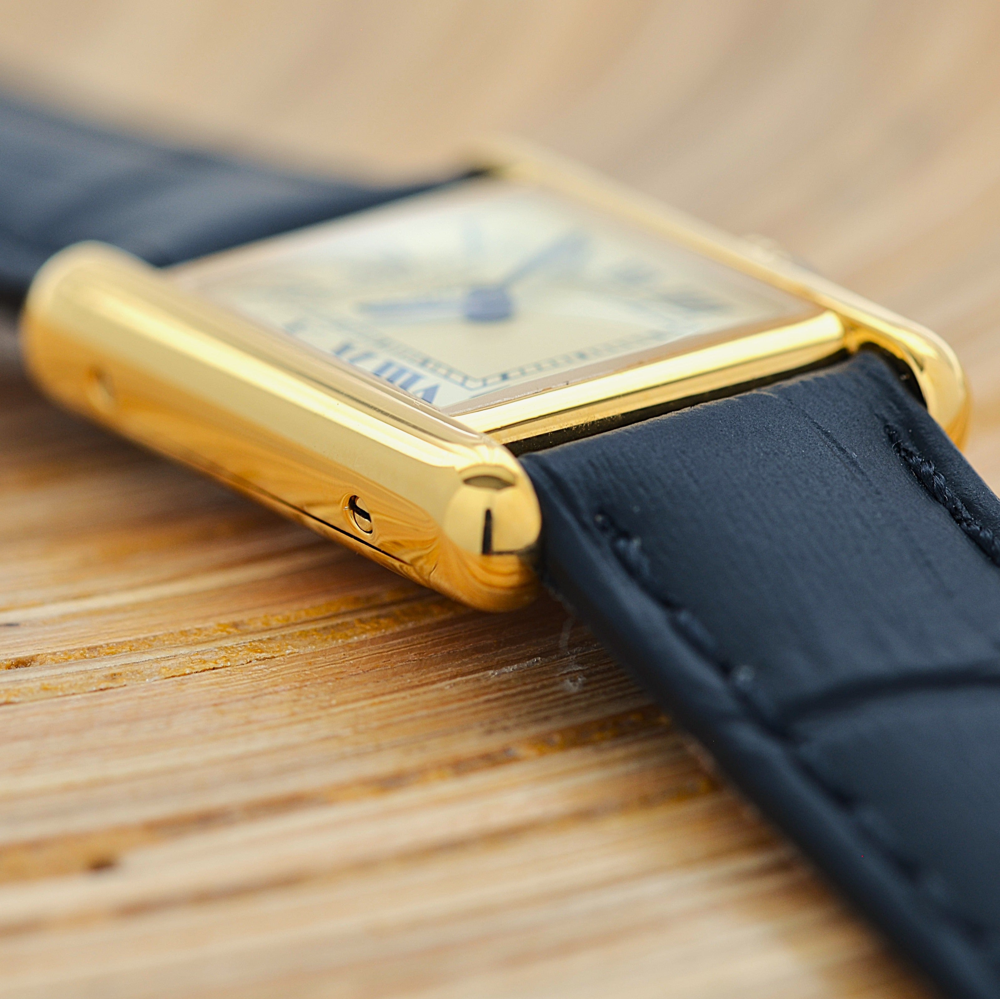 【Cartier】 Cartier Must Tank SM Ivory Roman Dial Manual Winding with Original Buckle