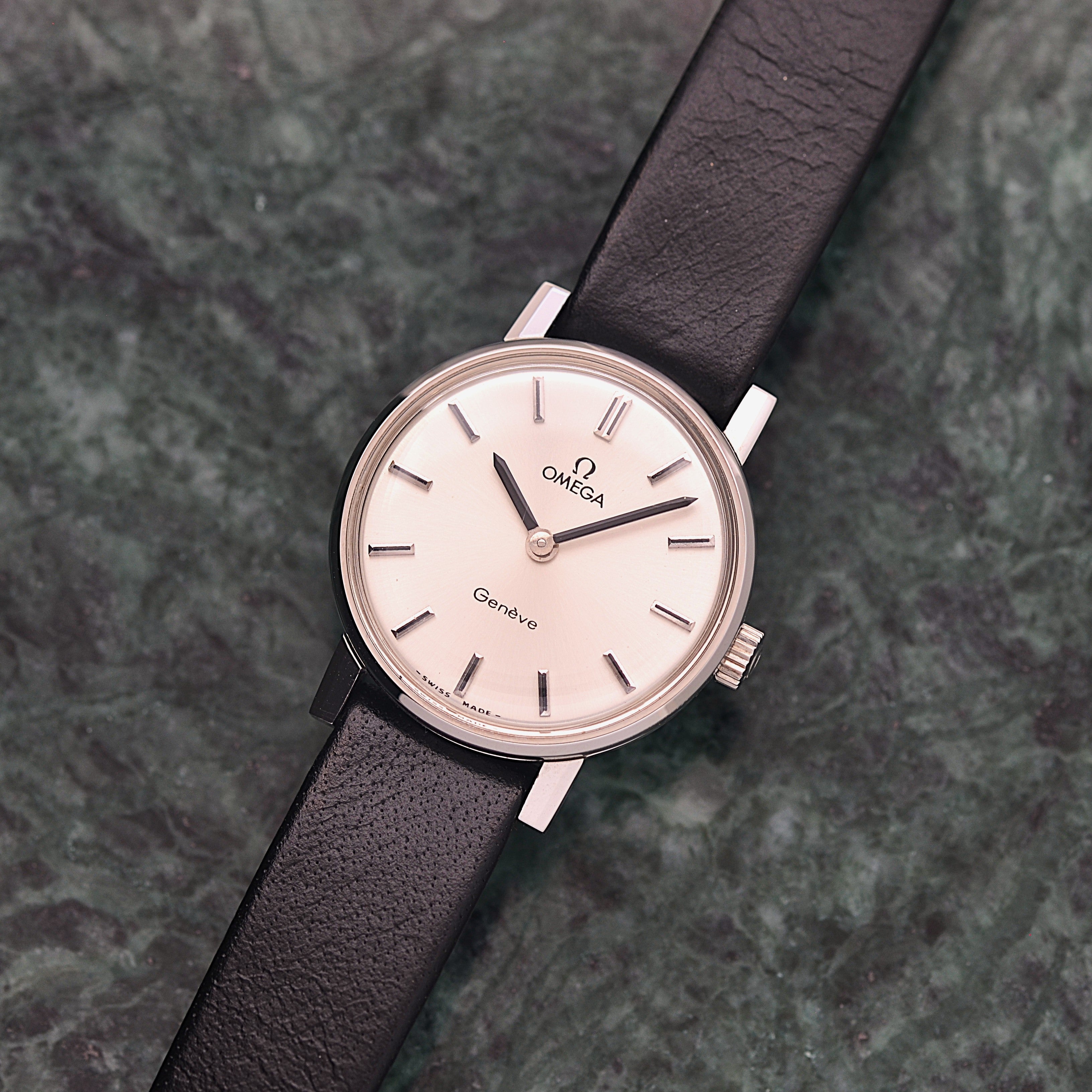 【OMEGA】オメガ ジュネーヴ SS ラウンド Silver デッドストック 純正尾錠付き