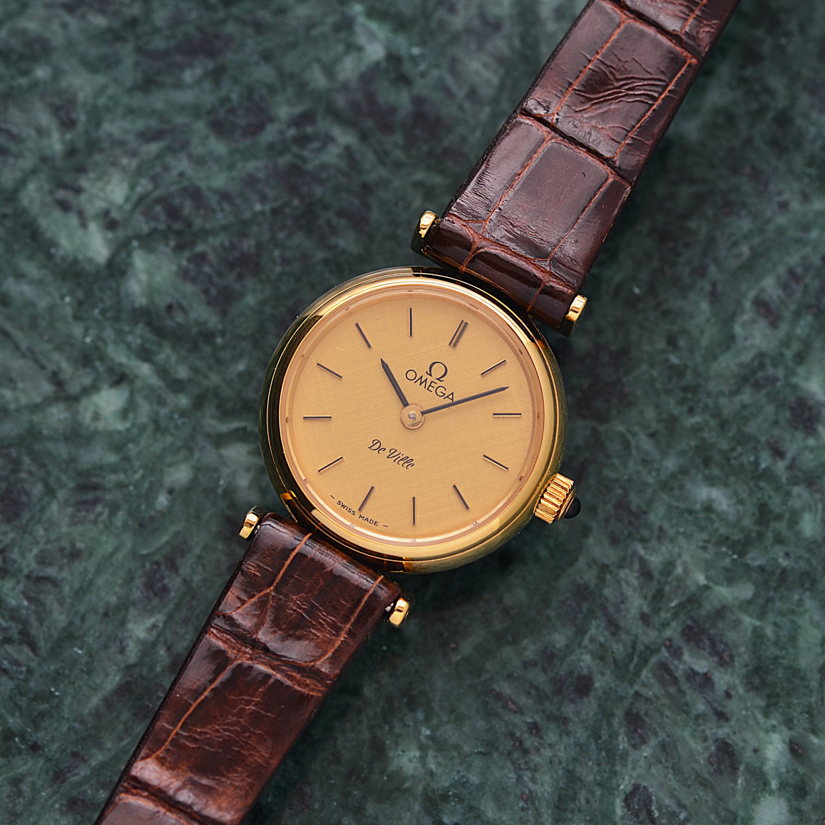 【OMEGA】オメガ デヴィル GP ミニラウンド変わりケース Goldバーク デッドストック 純正尾錠付き