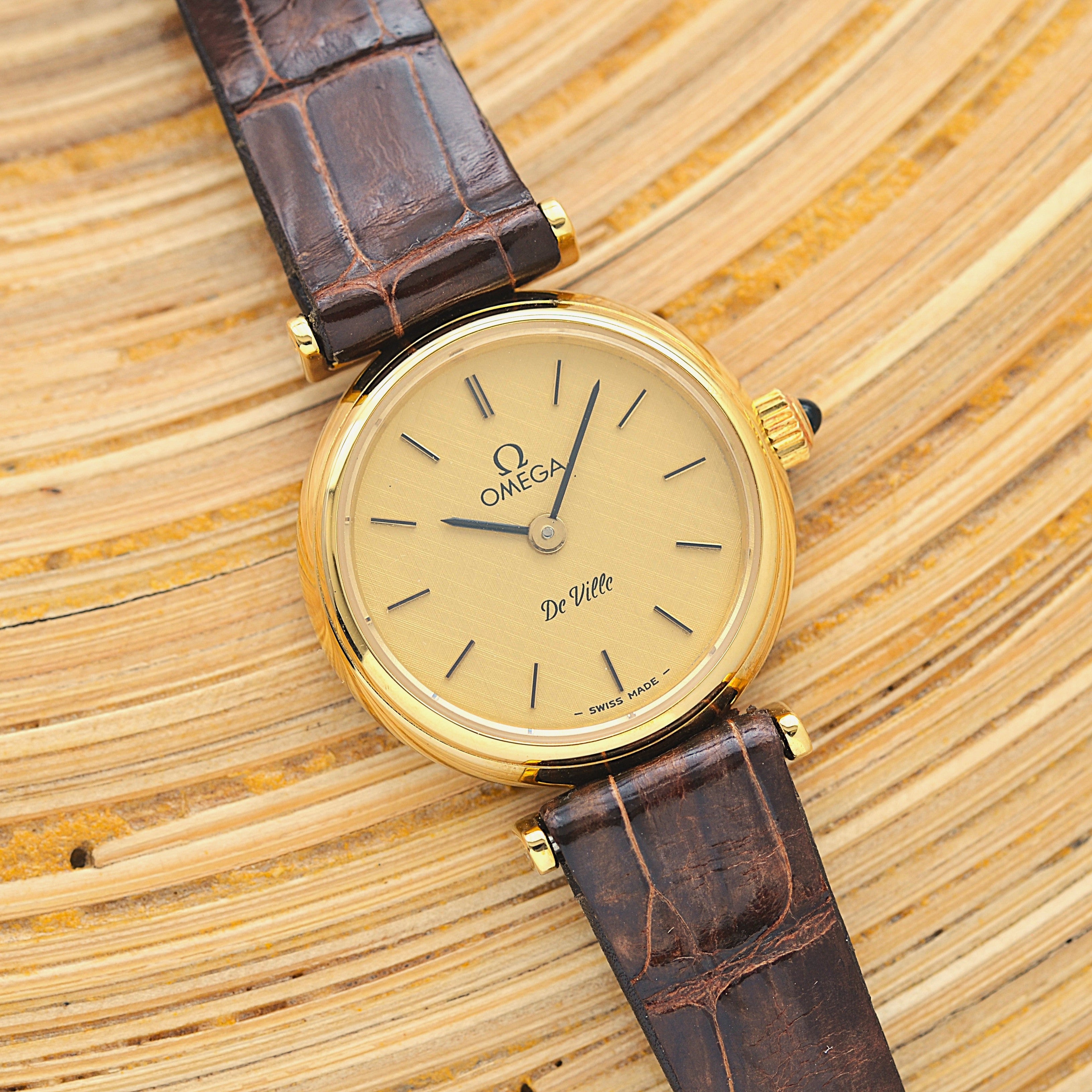 【OMEGA】オメガ デヴィル GP ミニラウンド変わりケース Goldバーク デッドストック 純正尾錠付き