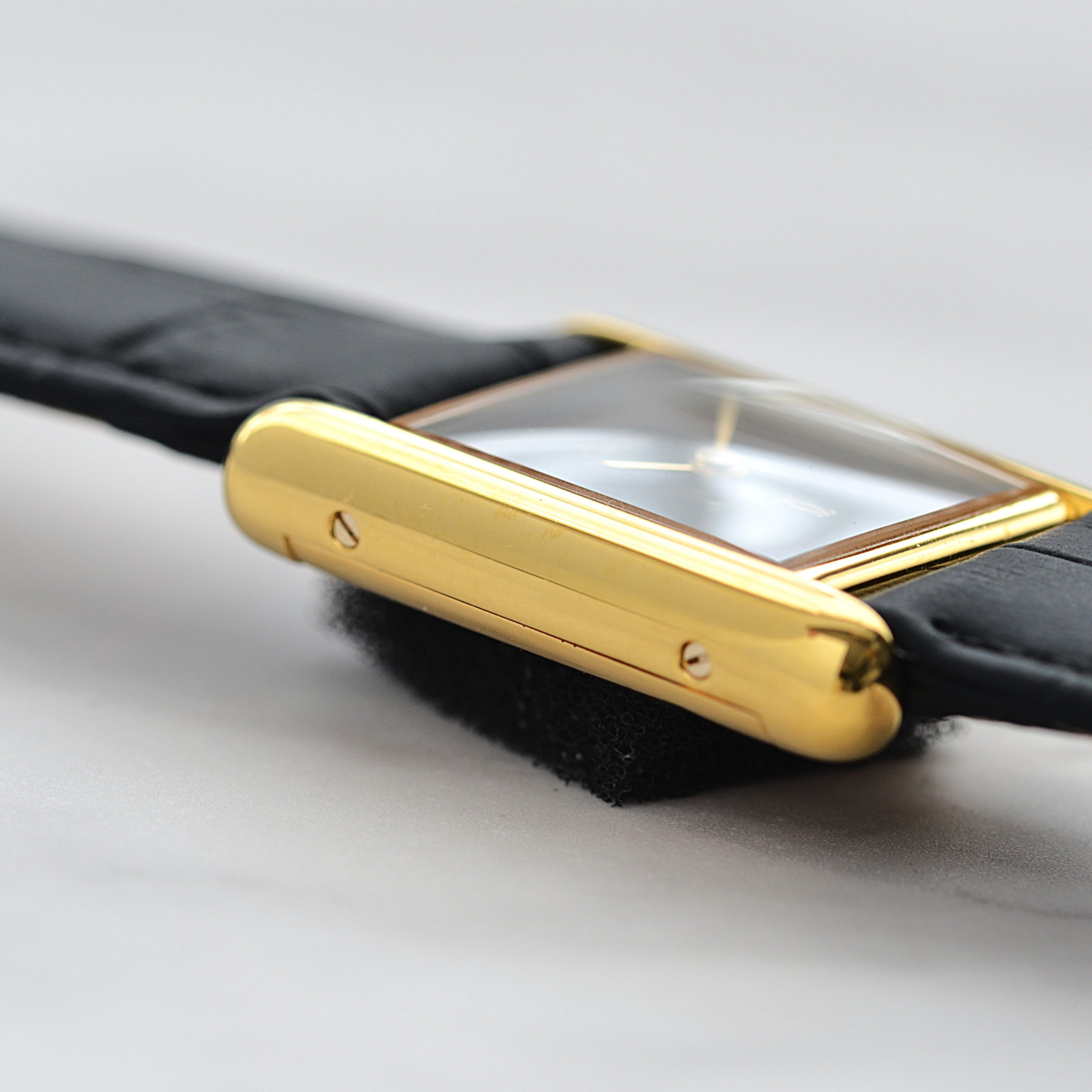 [Cartier] Cartier Must Tank SM Hand-wound Onyx with lifetime warranty