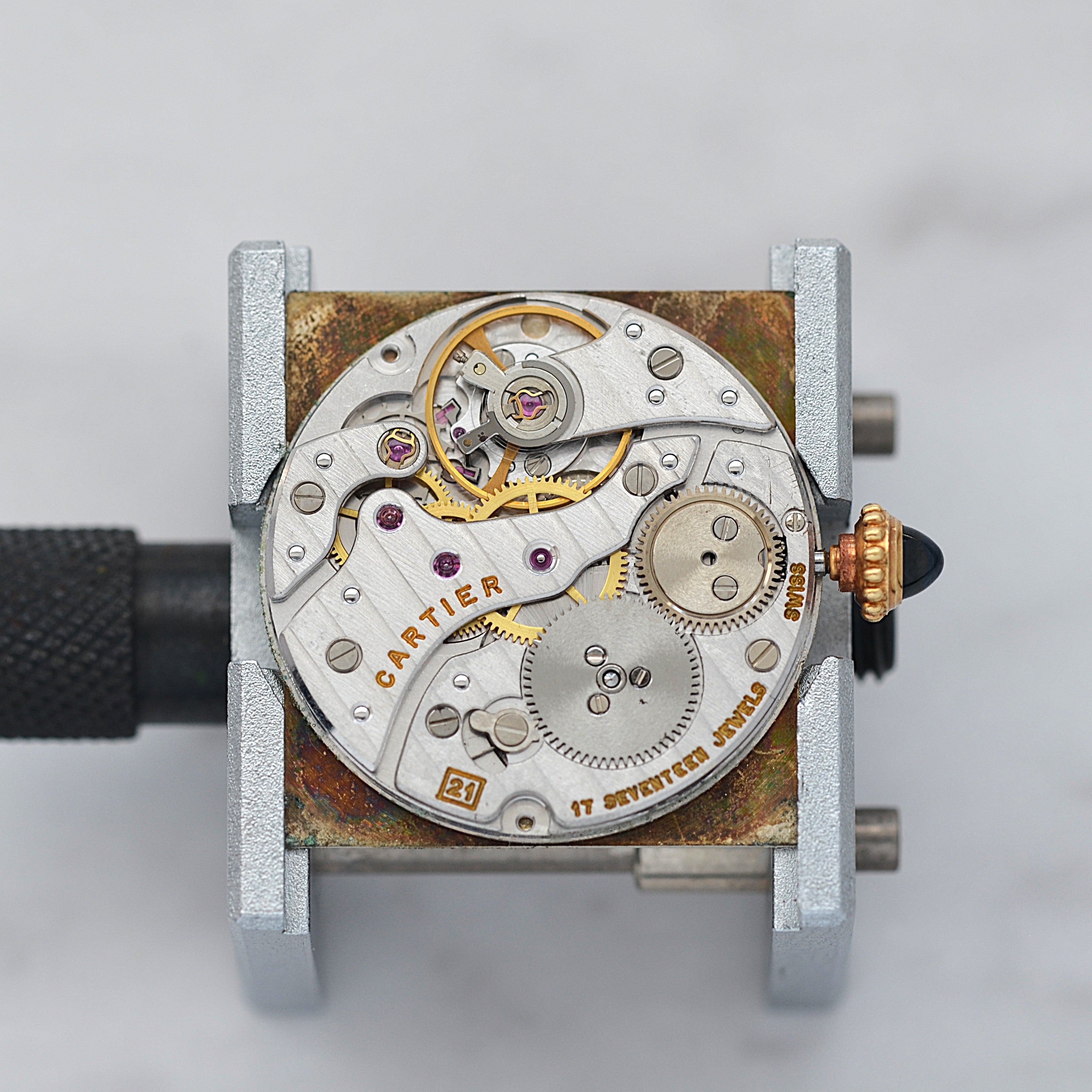 【Cartier】カルティエ タンクルイカルティエLM 18KYG エクストラフラット カルティエコンプリートサービス済み 純正18金製Dバックル、国際保証書付き