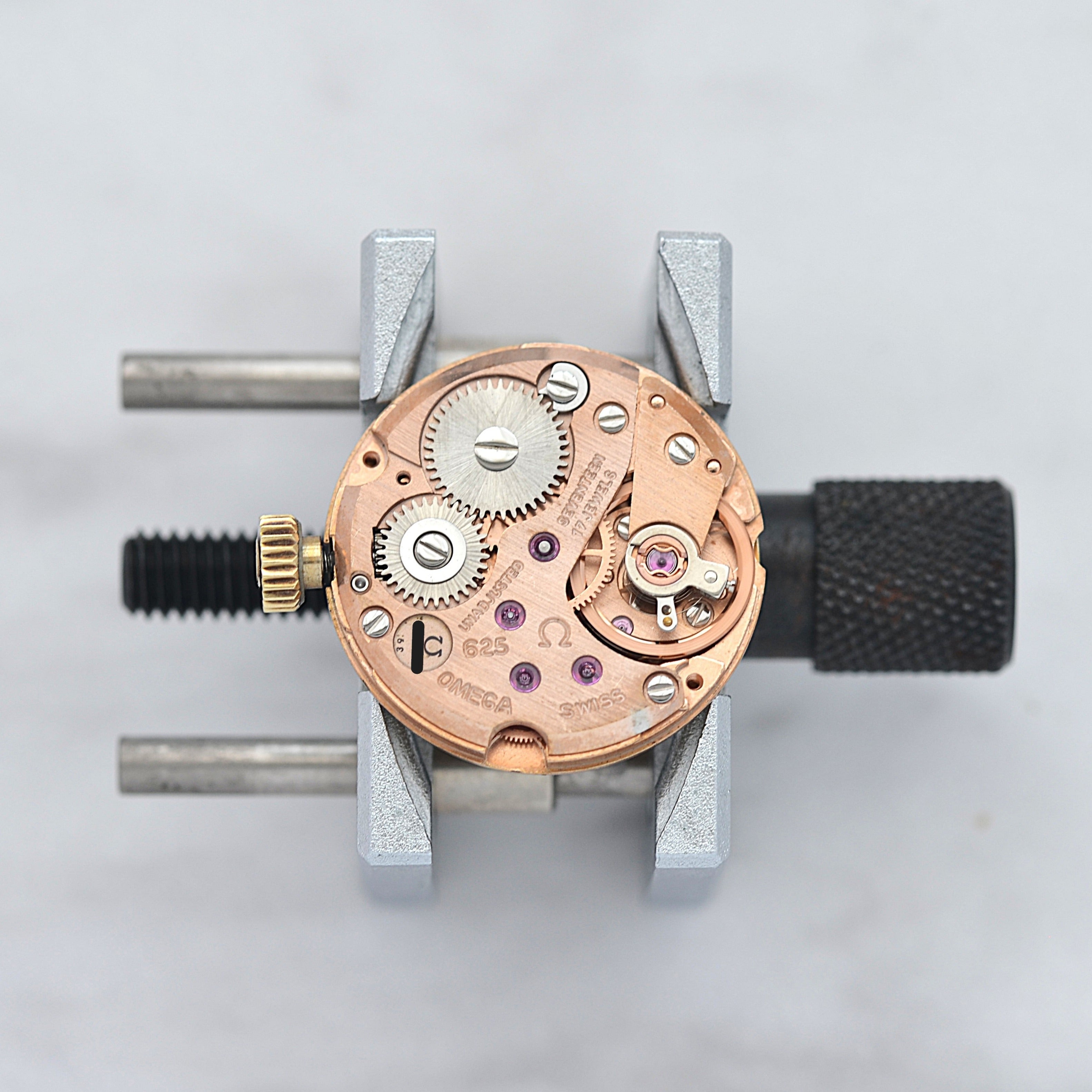 [Omega] 歐米茄日內瓦 GP 圓形金盤