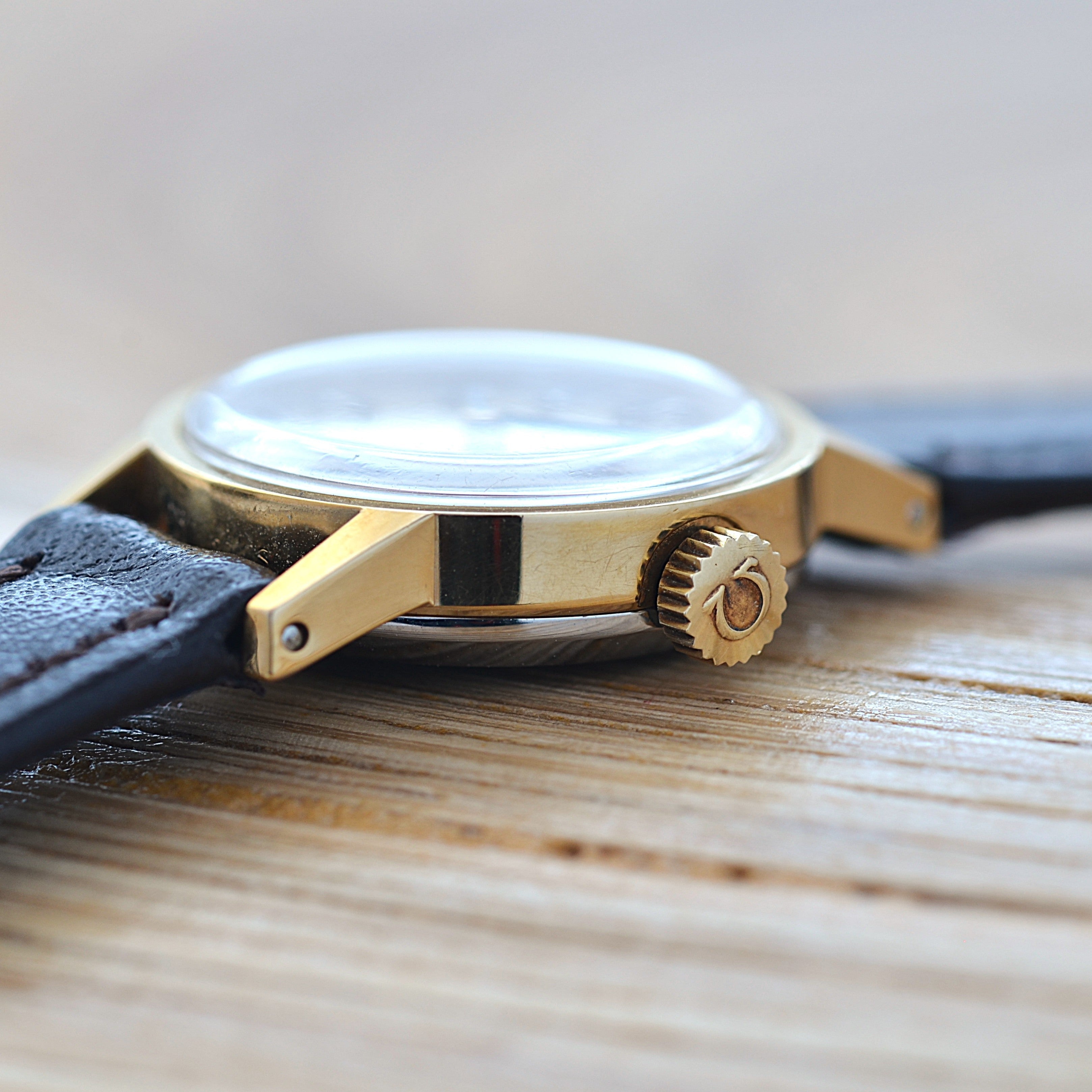 [Omega] 歐米茄日內瓦 GP 圓形金盤