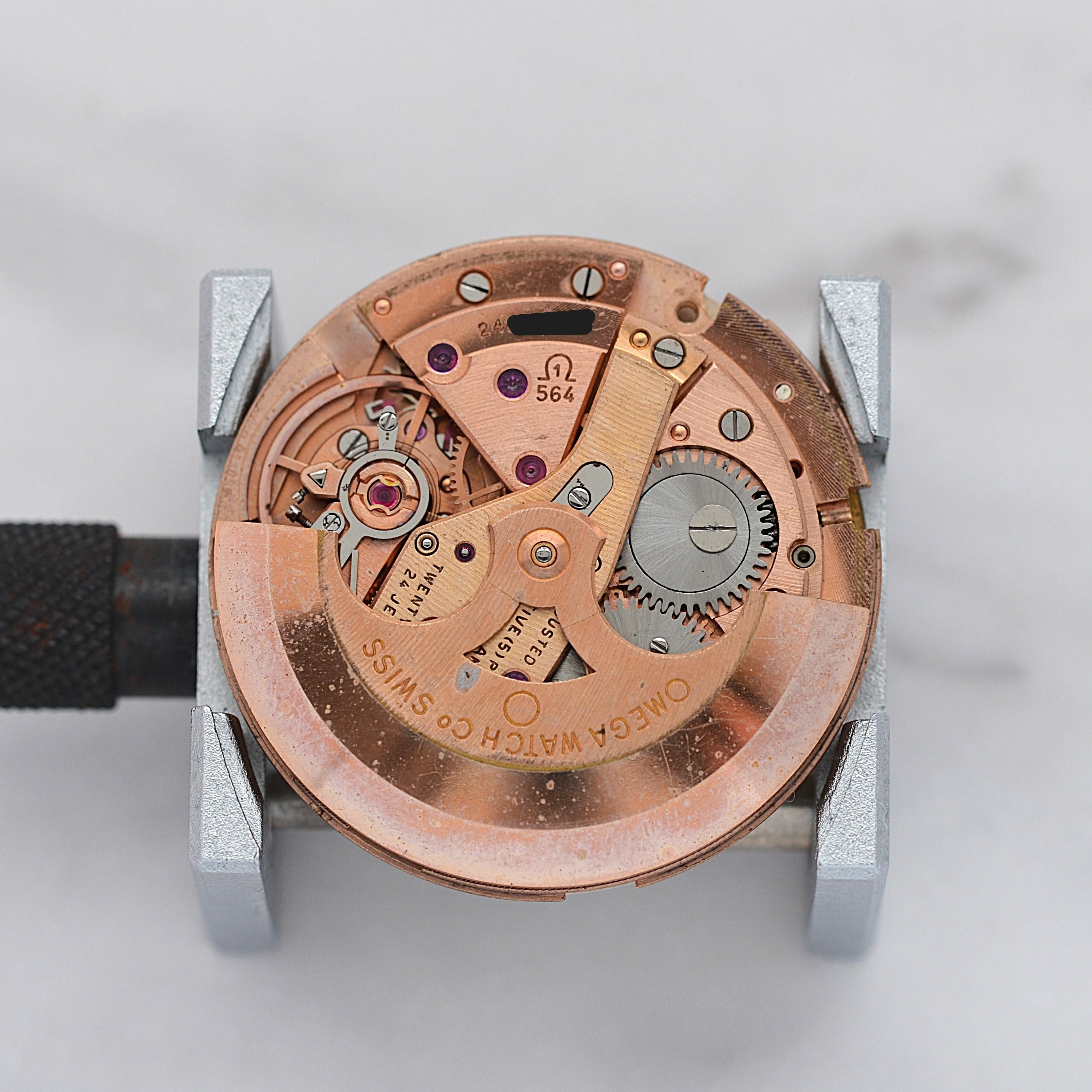 [歐米茄] 歐米茄星座系列日期顯示 C-Line 粉紅金錶殼配正品錶扣