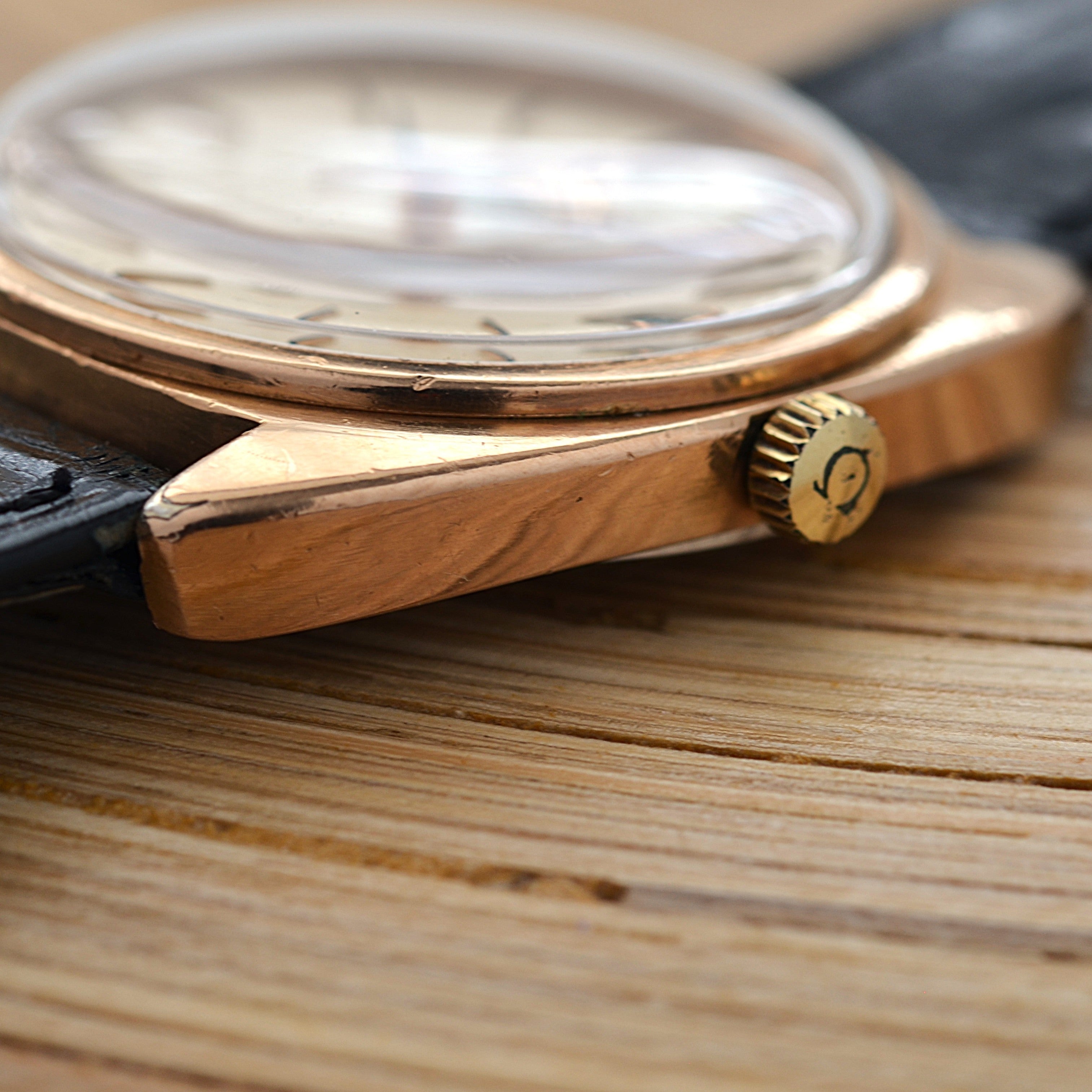 [歐米茄] 歐米茄星座系列日期顯示 C-Line 粉紅金錶殼配正品錶扣