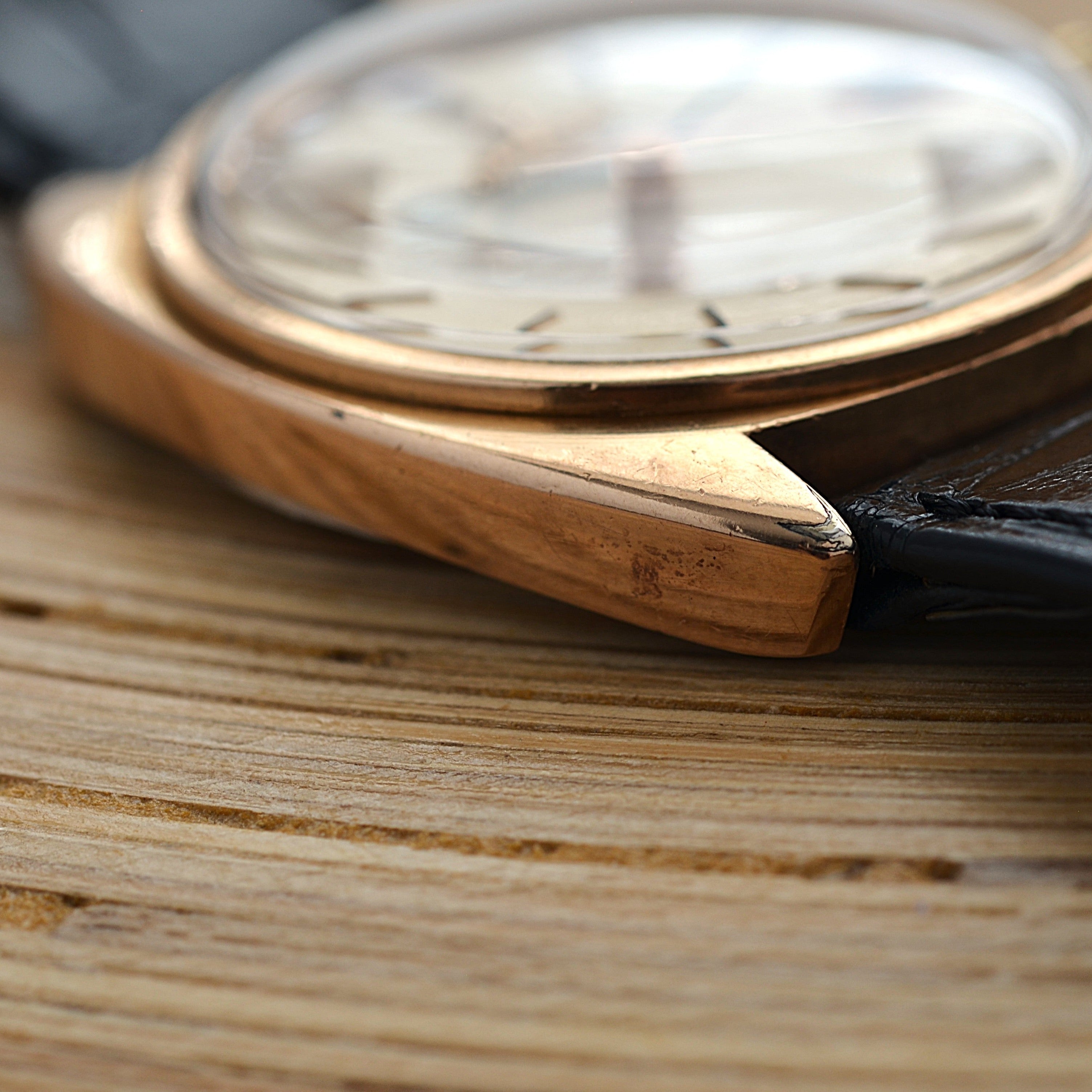 [歐米茄] 歐米茄星座系列日期顯示 C-Line 粉紅金錶殼配正品錶扣