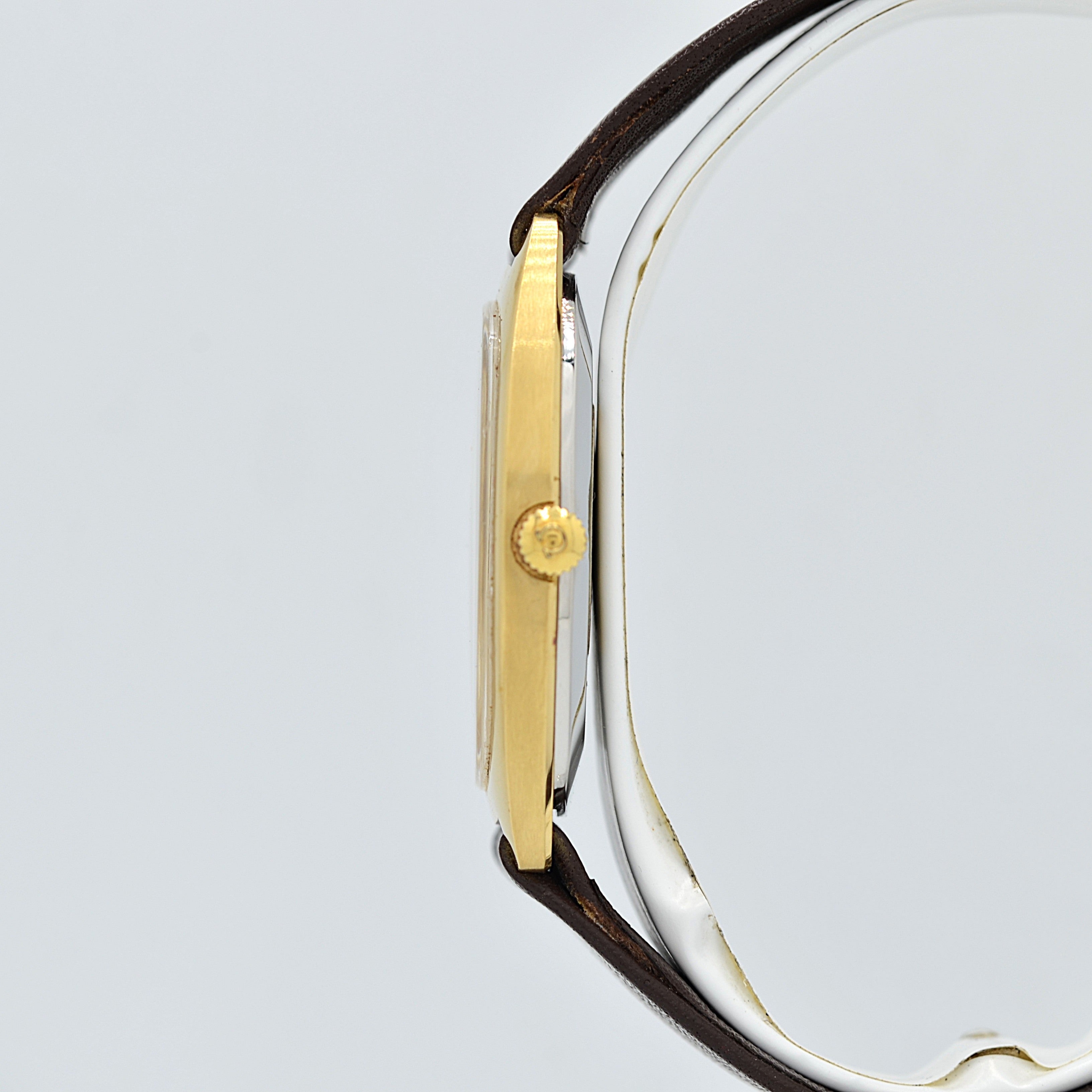 [Omega] 歐米茄碟飛系列 GP 電視螢幕保護殼 金色 Deadstock