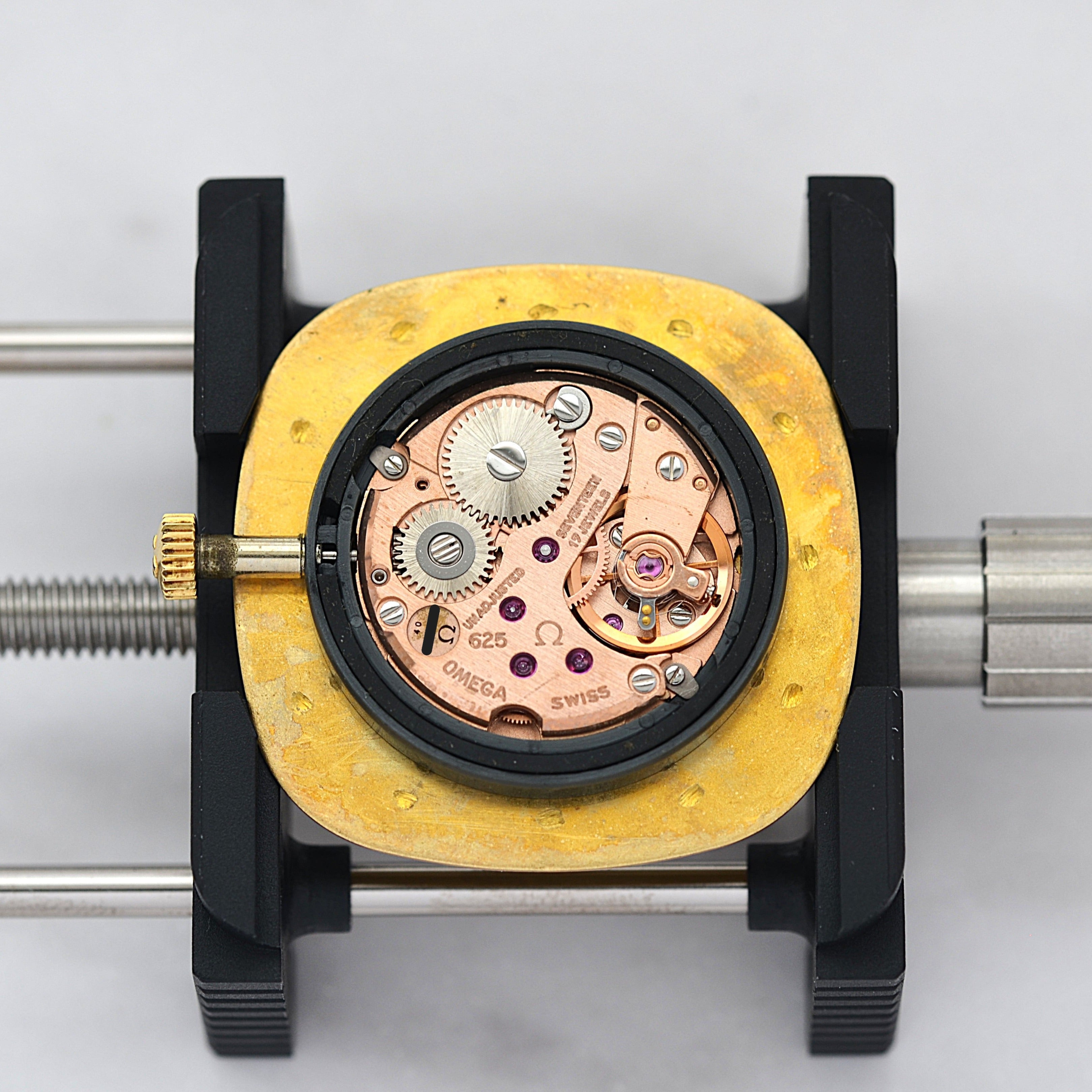 [Omega] 歐米茄碟飛系列 GP 電視螢幕保護殼 金色 Deadstock