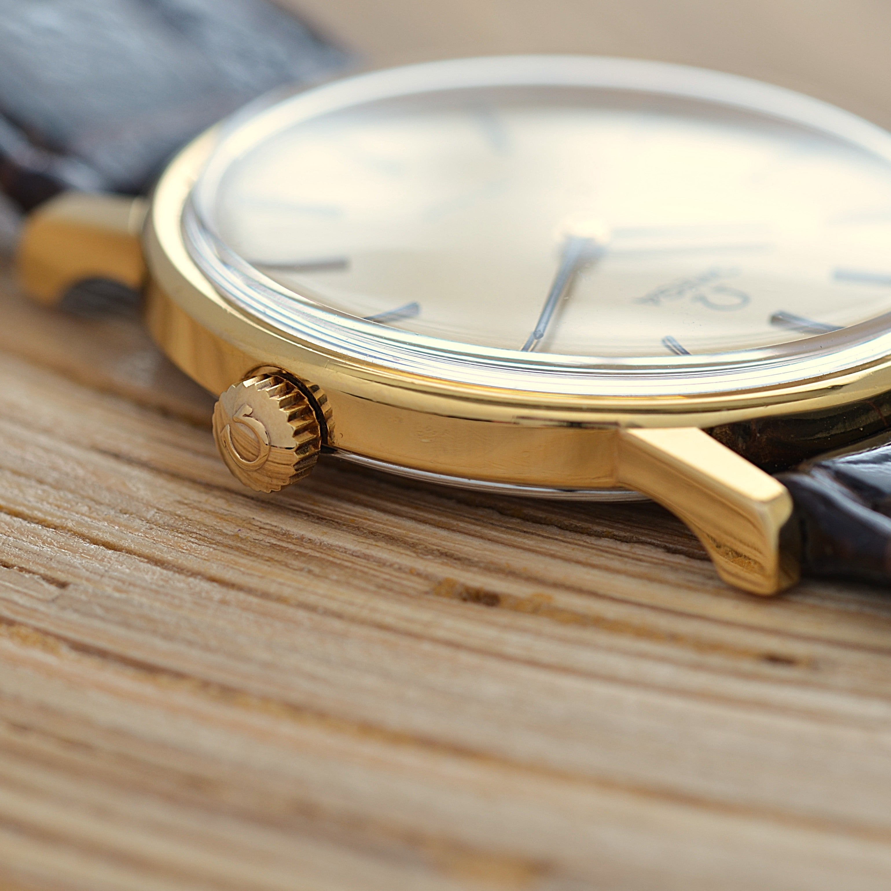 [Omega] 歐米茄碟飛系列 GP 圓形金錶配真鱷魚皮錶帶和錶扣