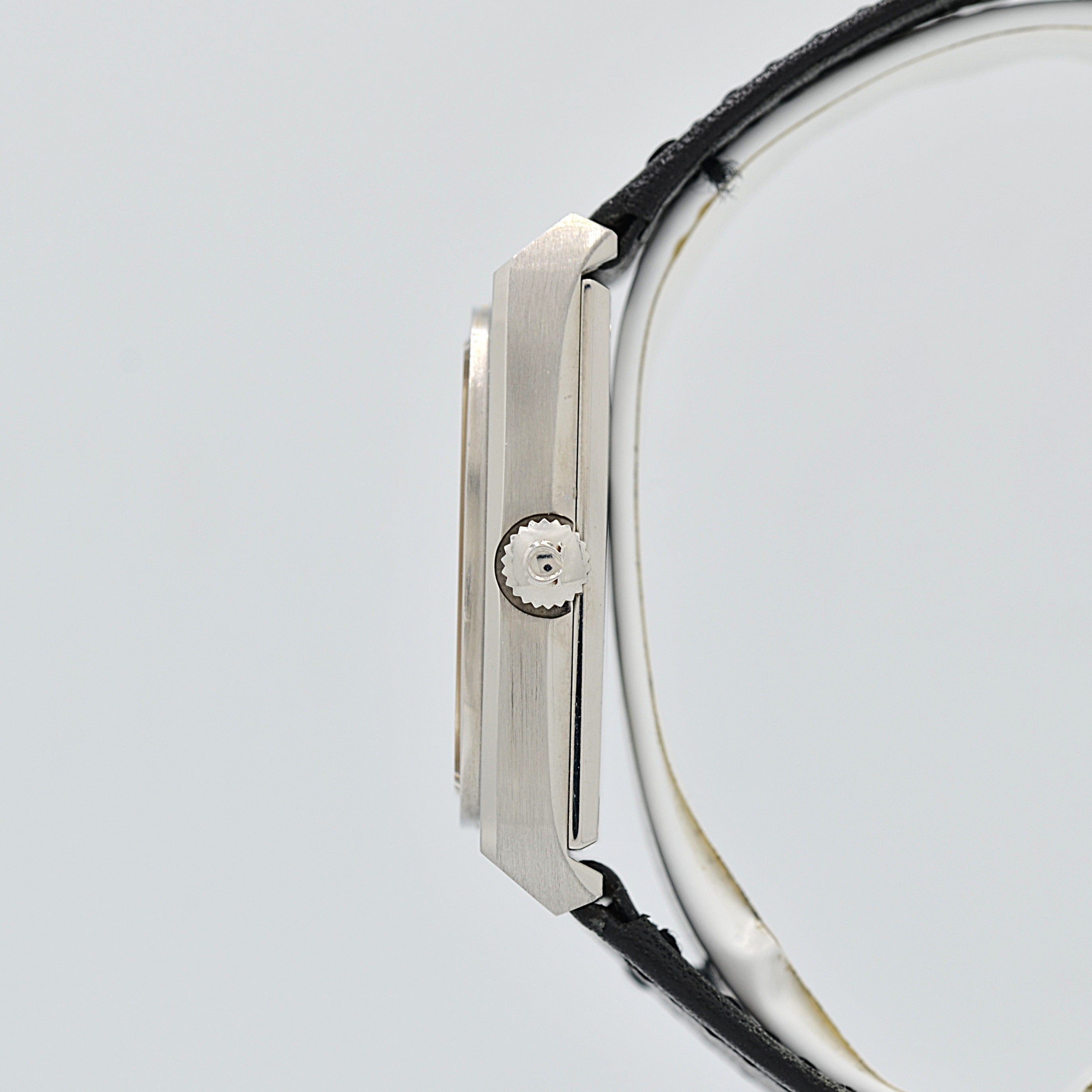 [歐米茄] 歐米茄星座系列不鏽鋼長方形錶殼銀色巴黎釘紋錶盤搭配原廠錶扣