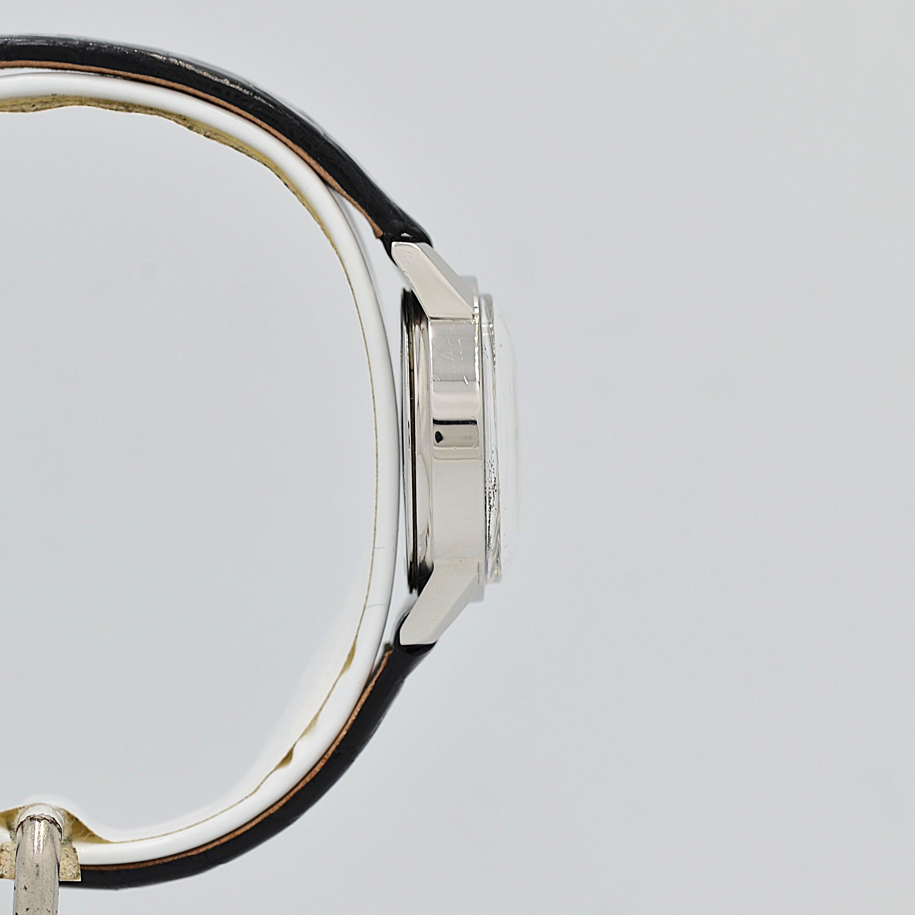 [Omega] 歐米茄日內瓦系列不鏽鋼圓形銀色阿拉伯數位直立錶盤腕錶，附原廠錶扣