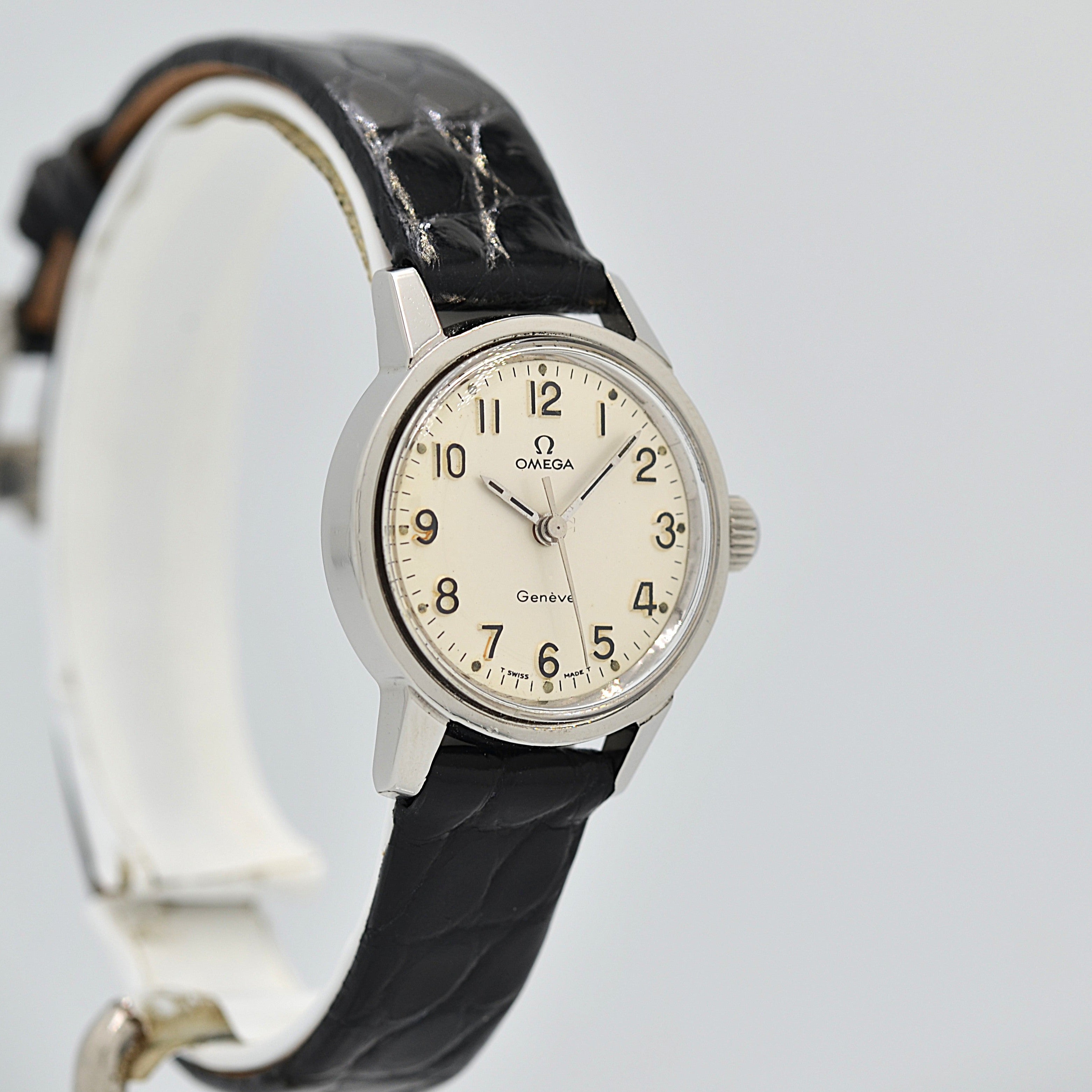 [Omega] 歐米茄日內瓦系列不鏽鋼圓形銀色阿拉伯數位直立錶盤腕錶，附原廠錶扣