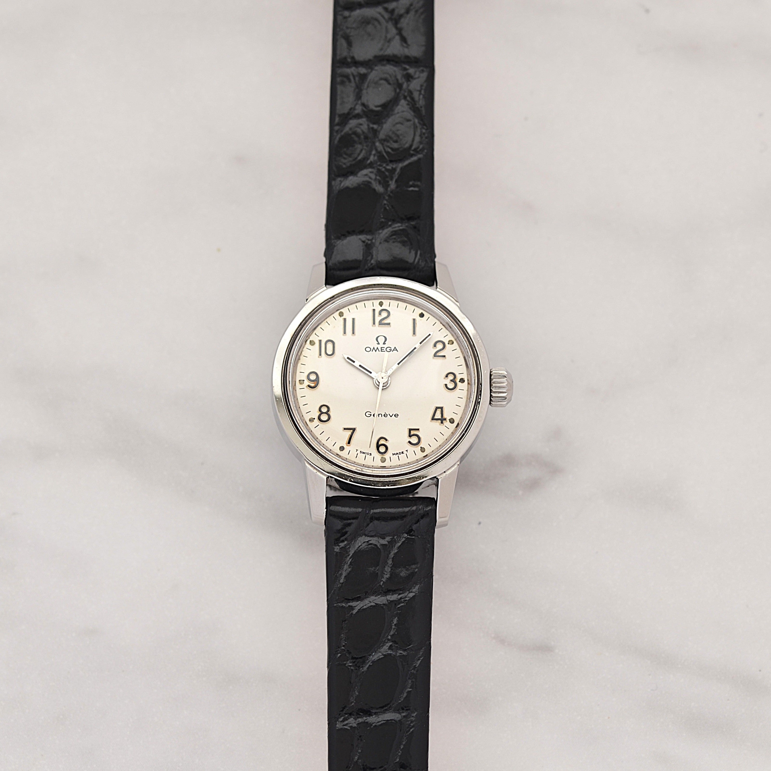 [Omega] 歐米茄日內瓦系列不鏽鋼圓形銀色阿拉伯數位直立錶盤腕錶，附原廠錶扣