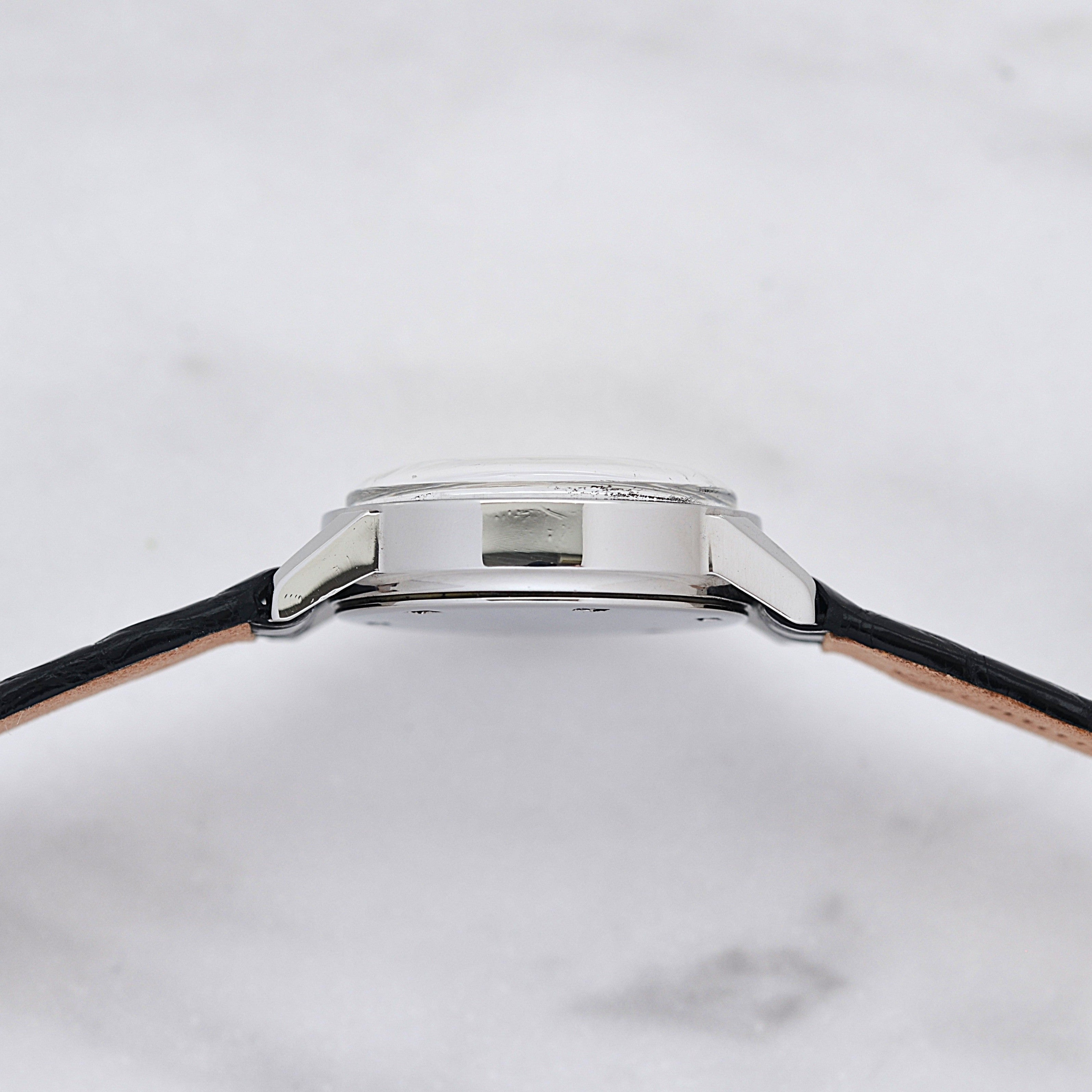 [Omega] 歐米茄日內瓦系列不鏽鋼圓形銀色阿拉伯數位直立錶盤腕錶，附原廠錶扣