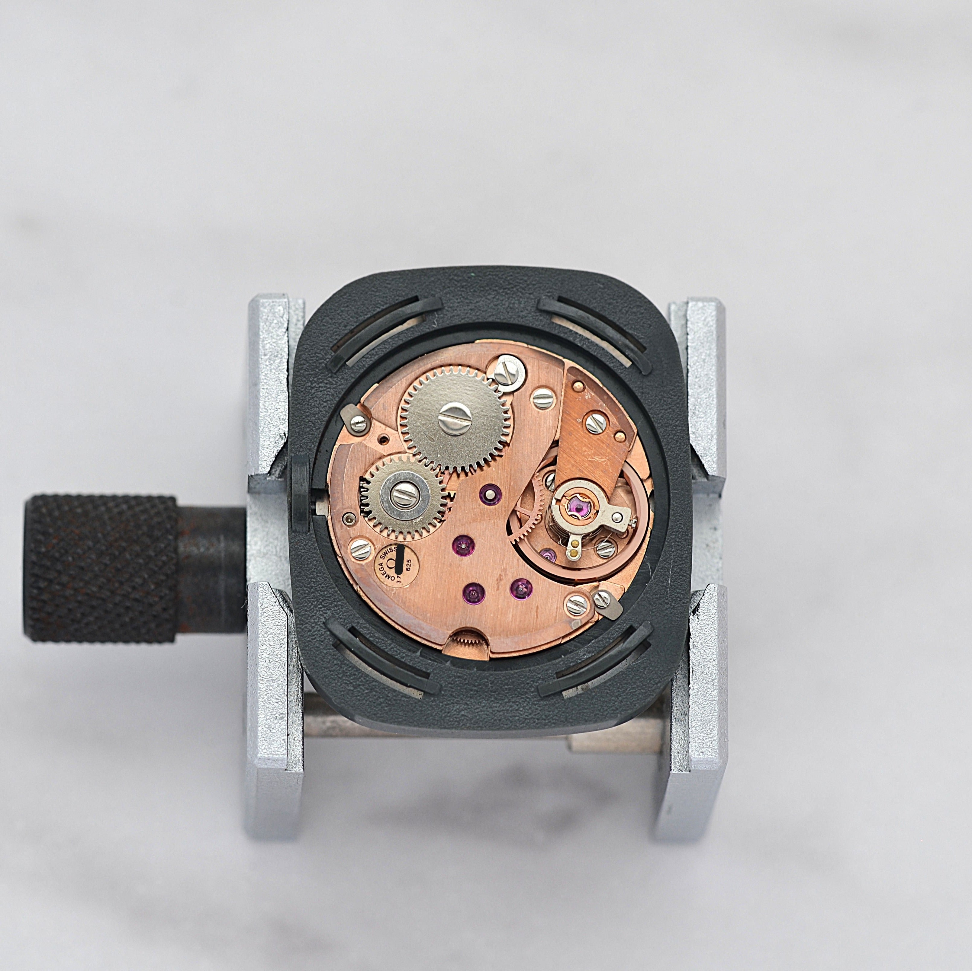 [歐米茄] 歐米茄星座系列不鏽鋼長方形錶殼銀色巴黎釘紋錶盤搭配原廠錶扣