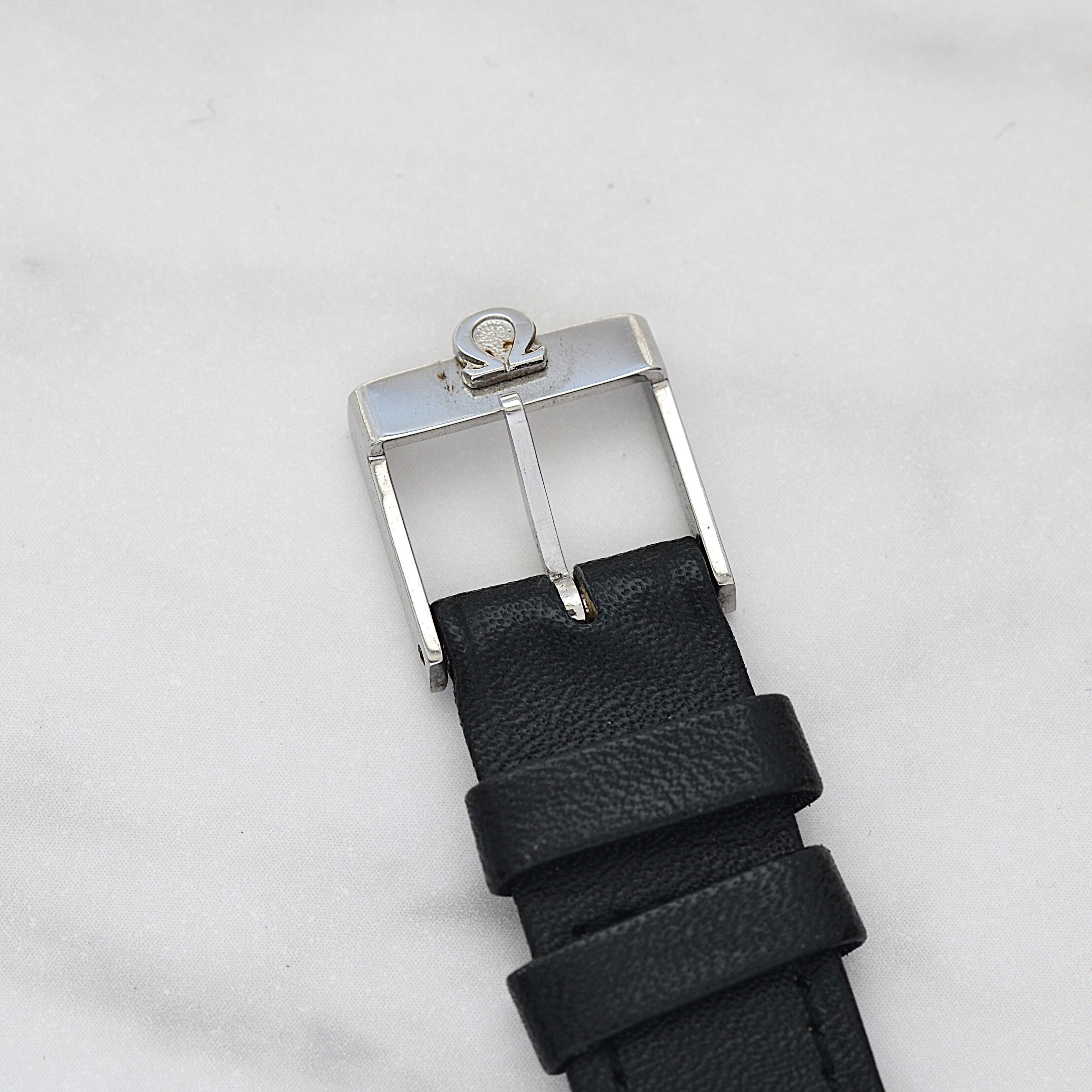 [歐米茄] 歐米茄星座系列不鏽鋼長方形錶殼銀色巴黎釘紋錶盤搭配原廠錶扣