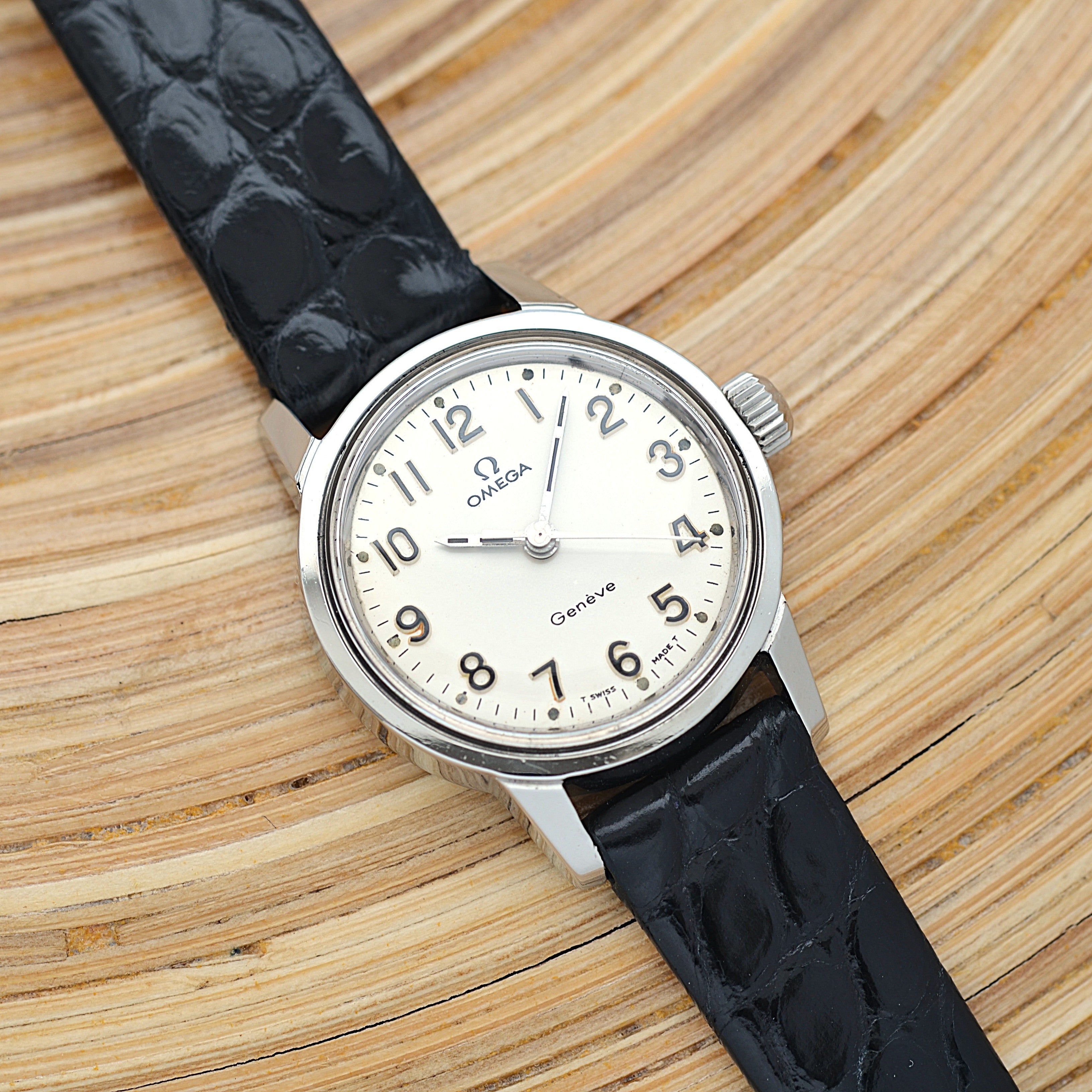 [Omega] 歐米茄日內瓦系列不鏽鋼圓形銀色阿拉伯數位直立錶盤腕錶，附原廠錶扣