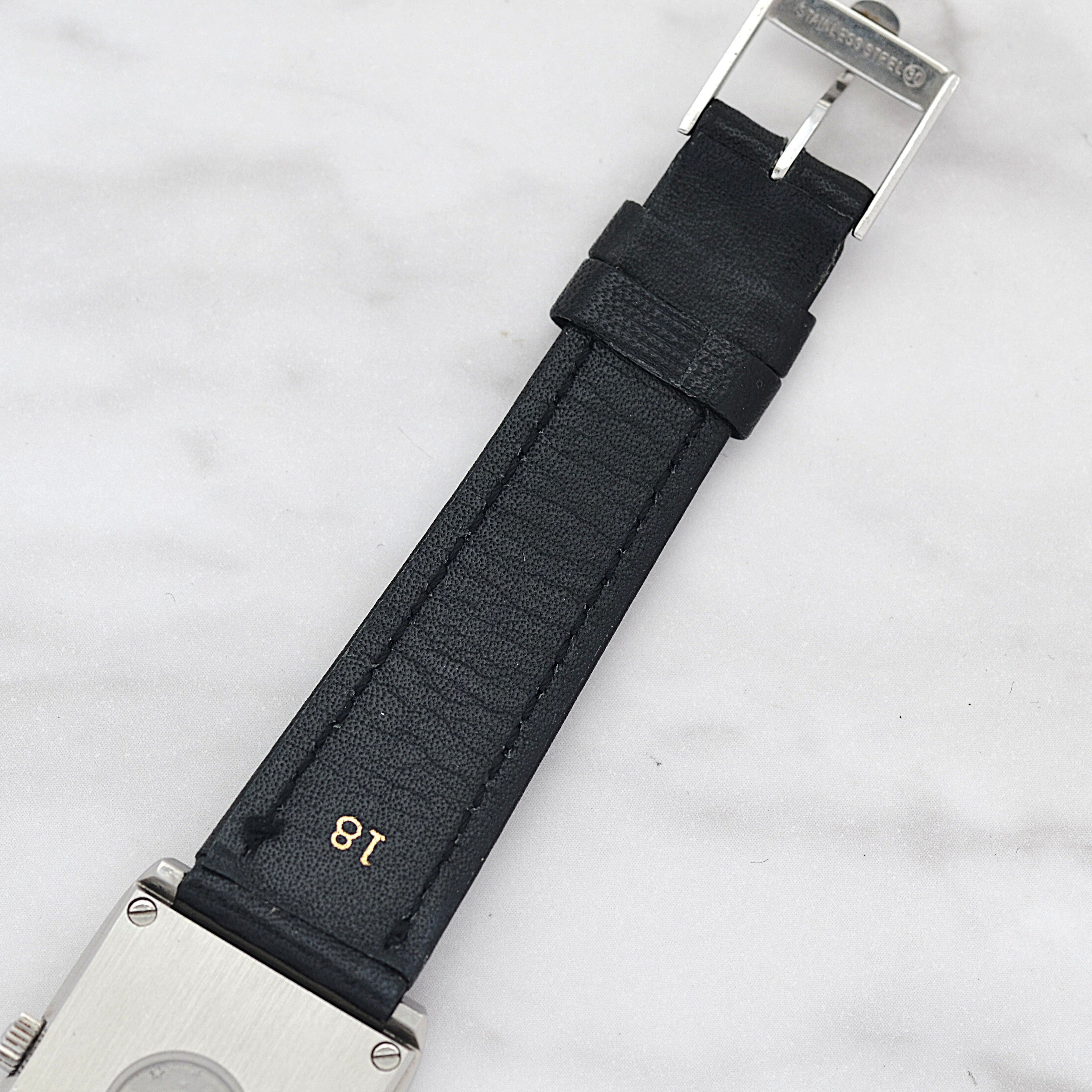 [歐米茄] 歐米茄星座系列不鏽鋼長方形錶殼銀色巴黎釘紋錶盤搭配原廠錶扣