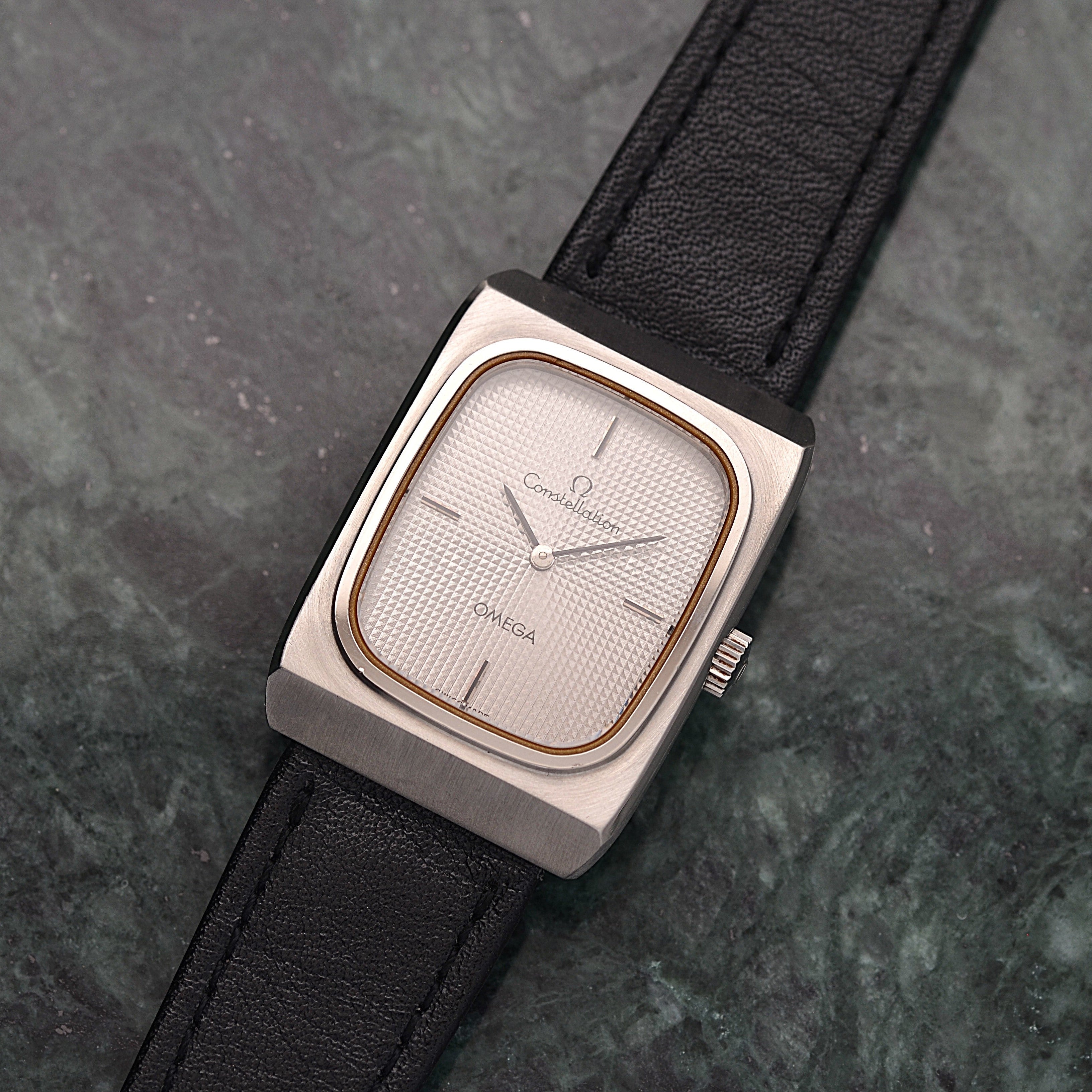 [歐米茄] 歐米茄星座系列不鏽鋼長方形錶殼銀色巴黎釘紋錶盤搭配原廠錶扣