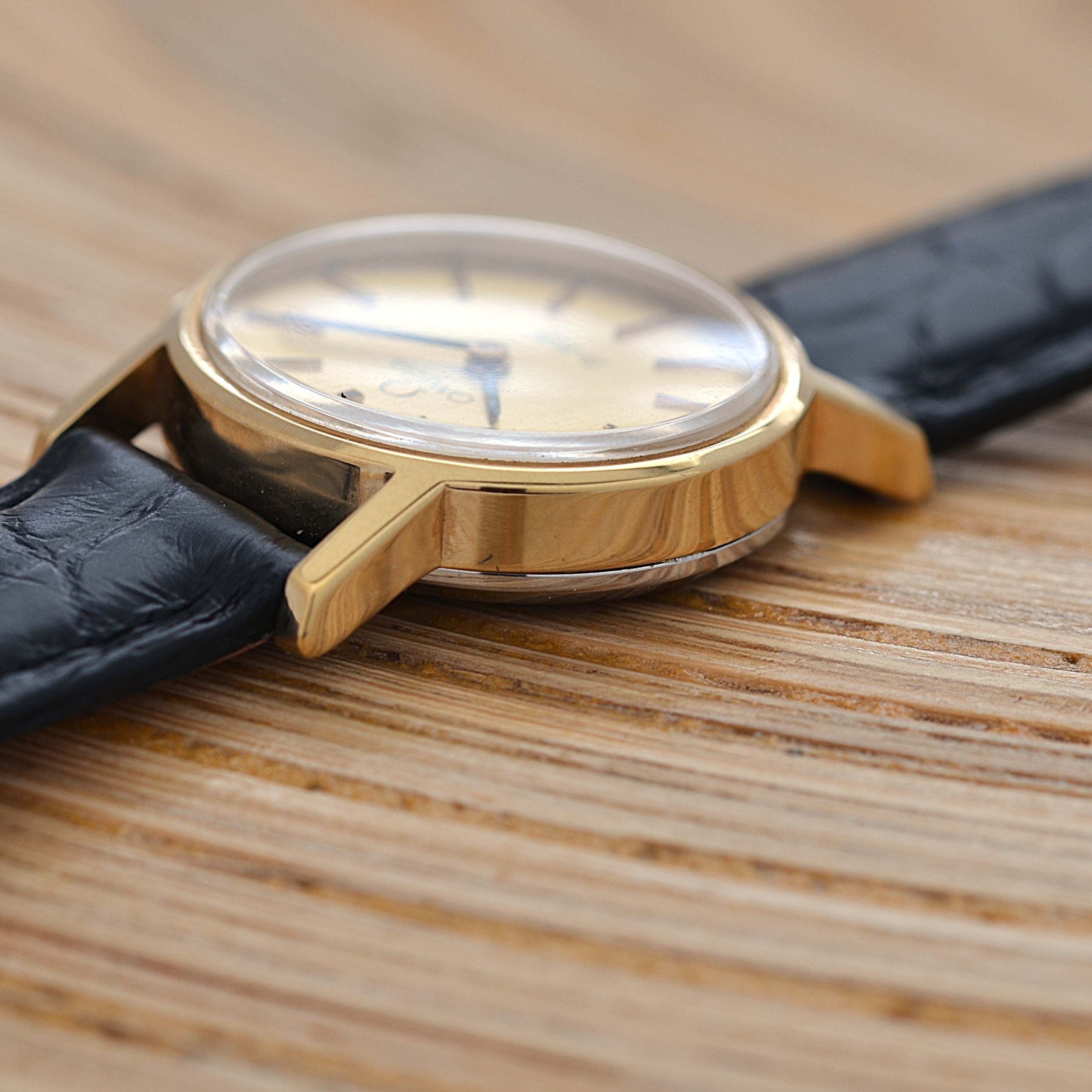 【OMEGA】オメガ デヴィル GP オーバルケース Gold デッドストック