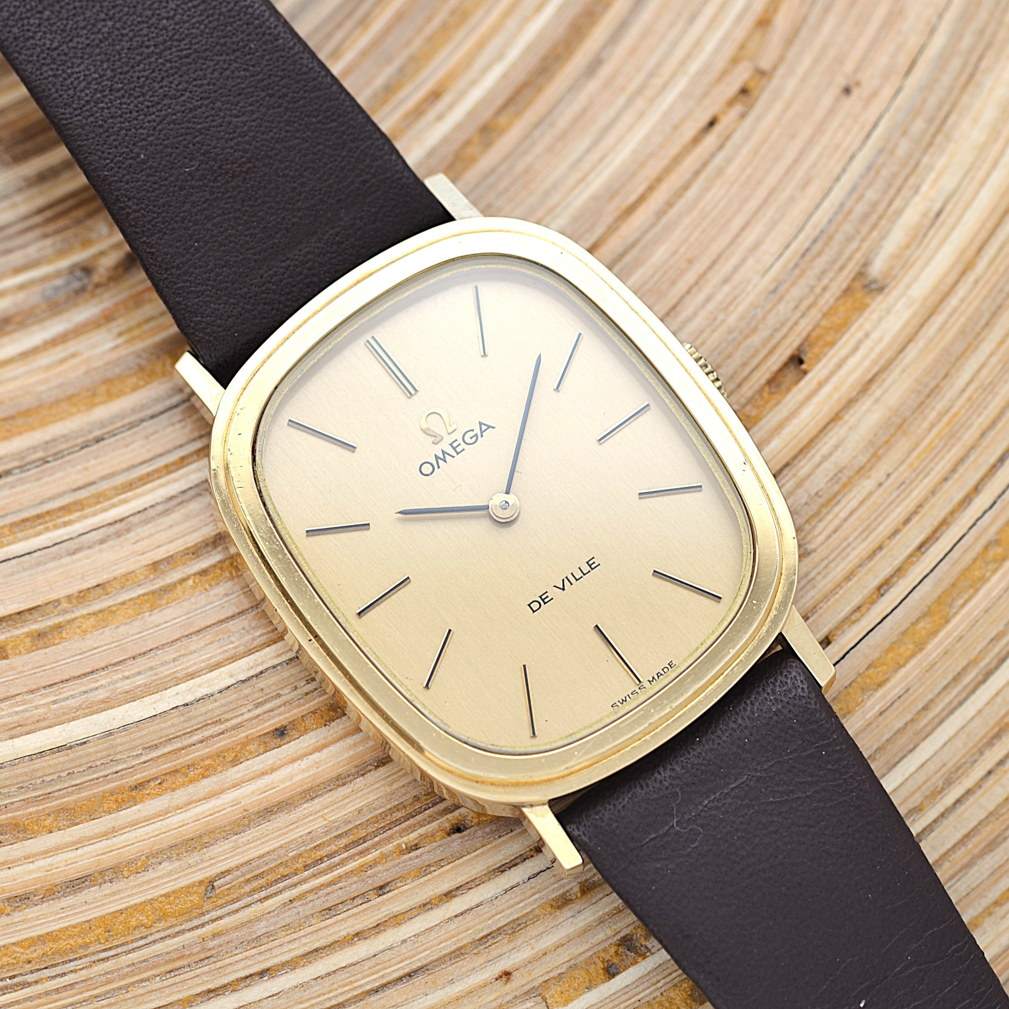 [Omega] 歐米茄碟飛系列GP橢圓形錶殼金色全新庫存