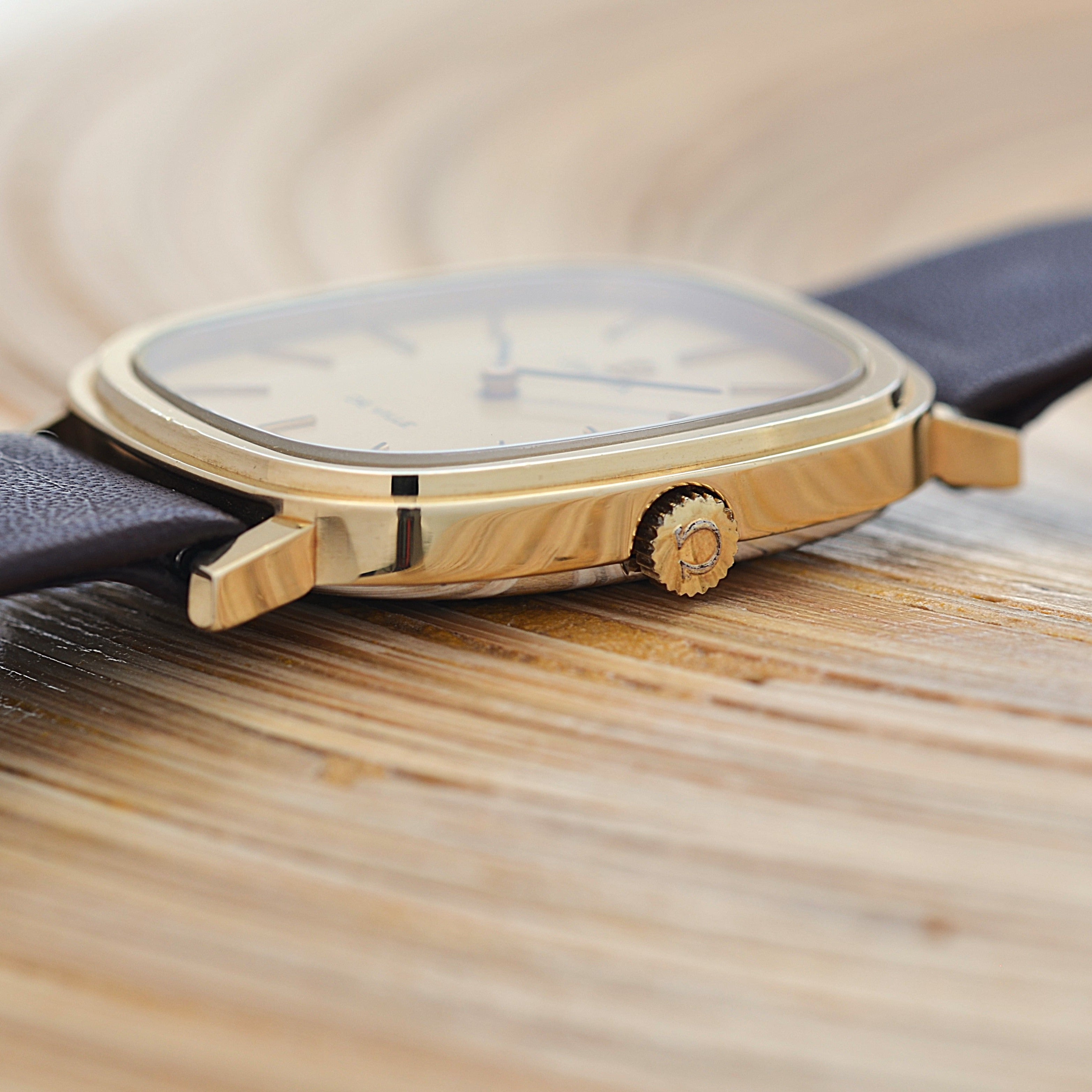 [Omega] 歐米茄碟飛系列GP橢圓形錶殼金色全新庫存