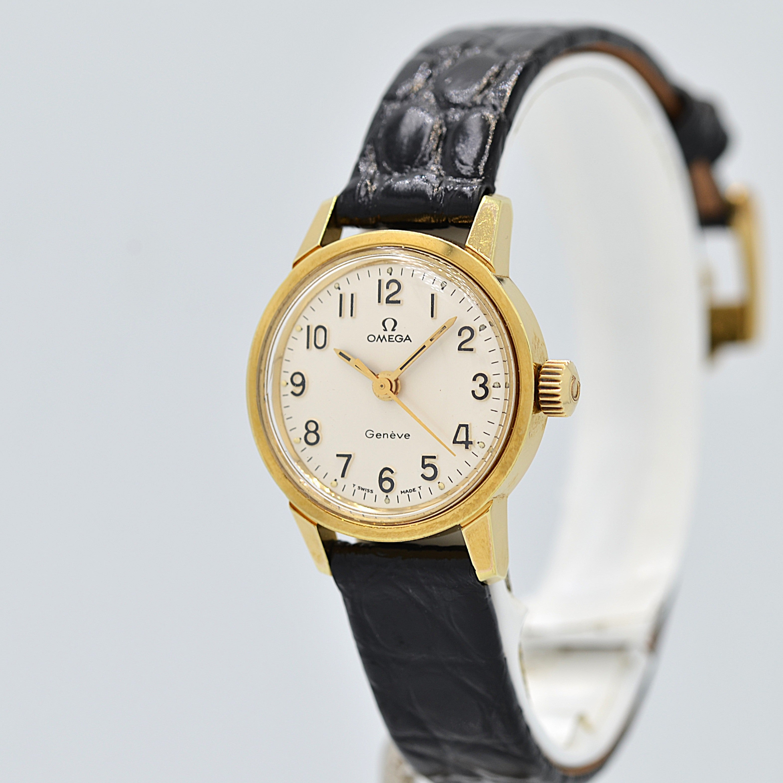 [Omega] 歐米茄日內瓦系列GP圓形銀直式阿拉伯數位時標腕錶，附原廠錶扣