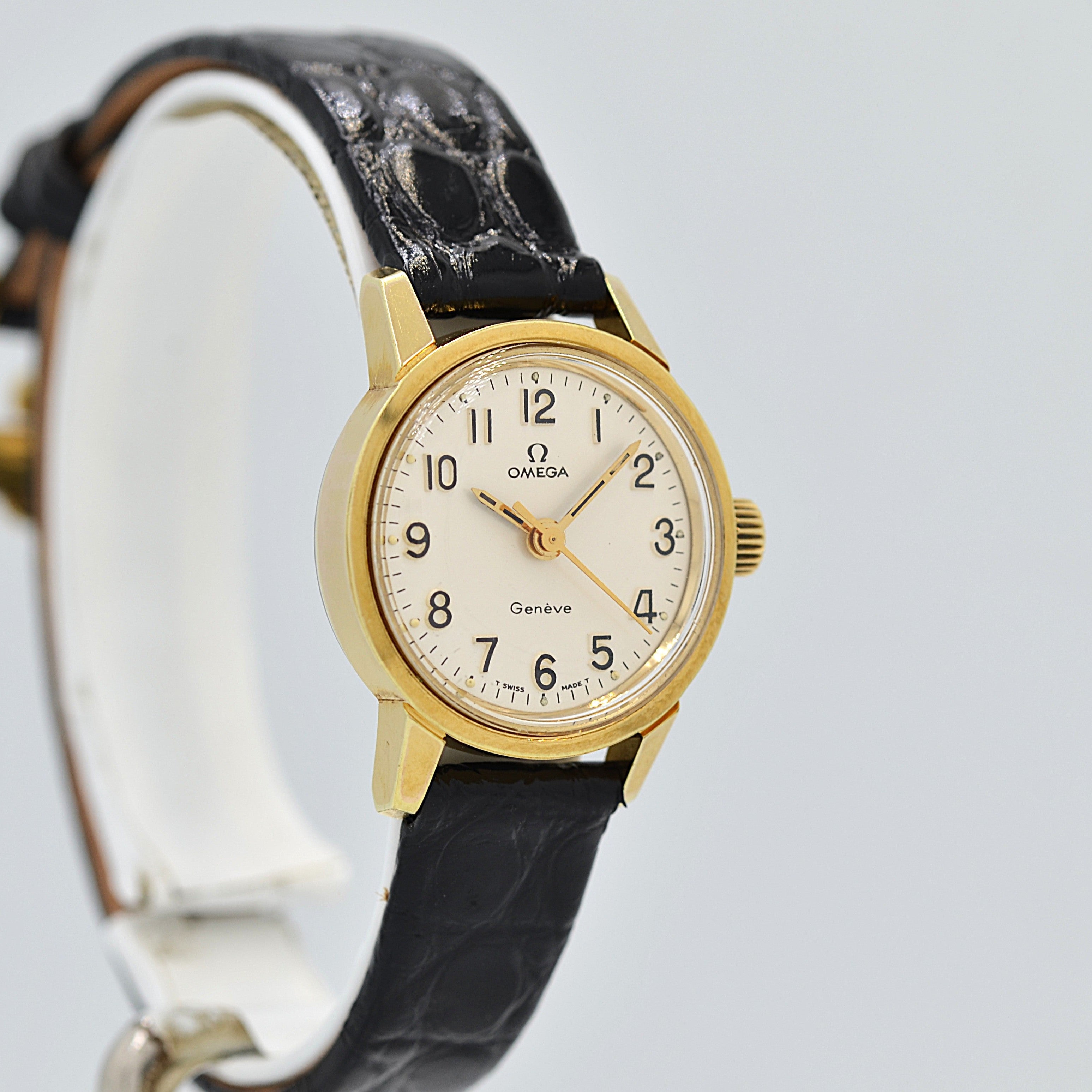 [Omega] 歐米茄日內瓦系列GP圓形銀直式阿拉伯數位時標腕錶，附原廠錶扣