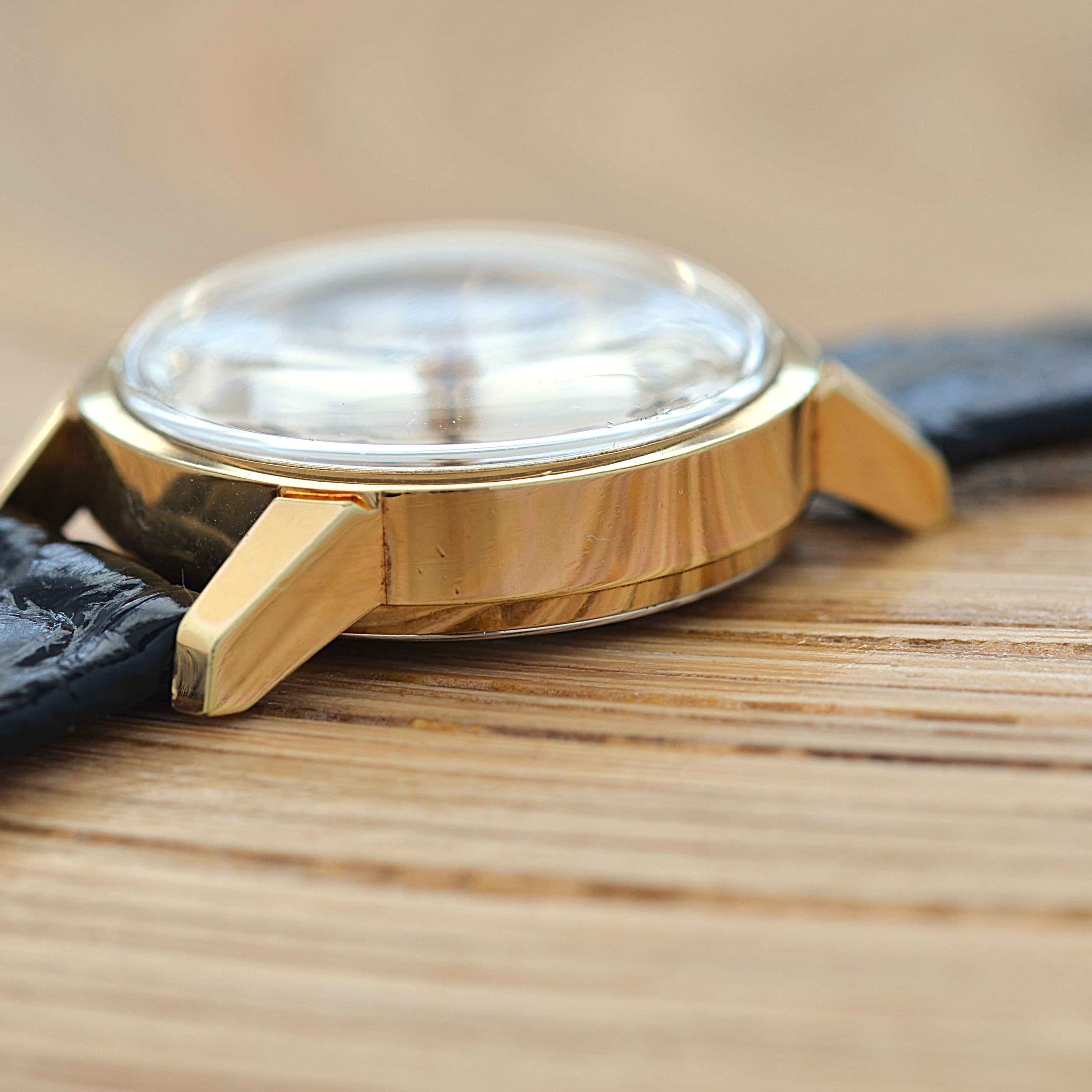 [Omega] 歐米茄日內瓦系列GP圓形銀直式阿拉伯數位時標腕錶，附原廠錶扣