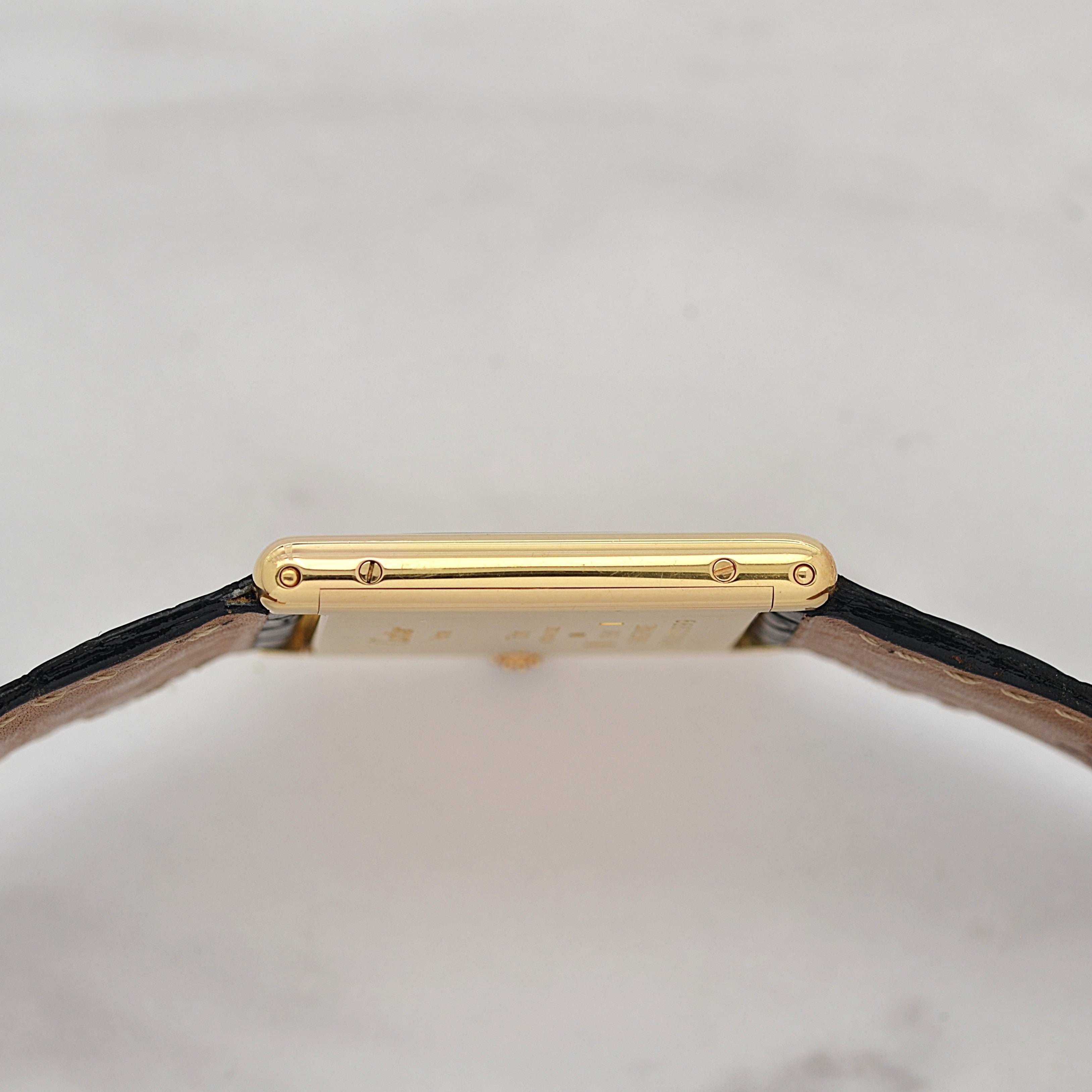 【Cartier】カルティエ タンクルイカルティエLM 18KYG エクストラフラット カルティエコンプリートサービス済み 純正18金製Dバックル、国際保証書付き