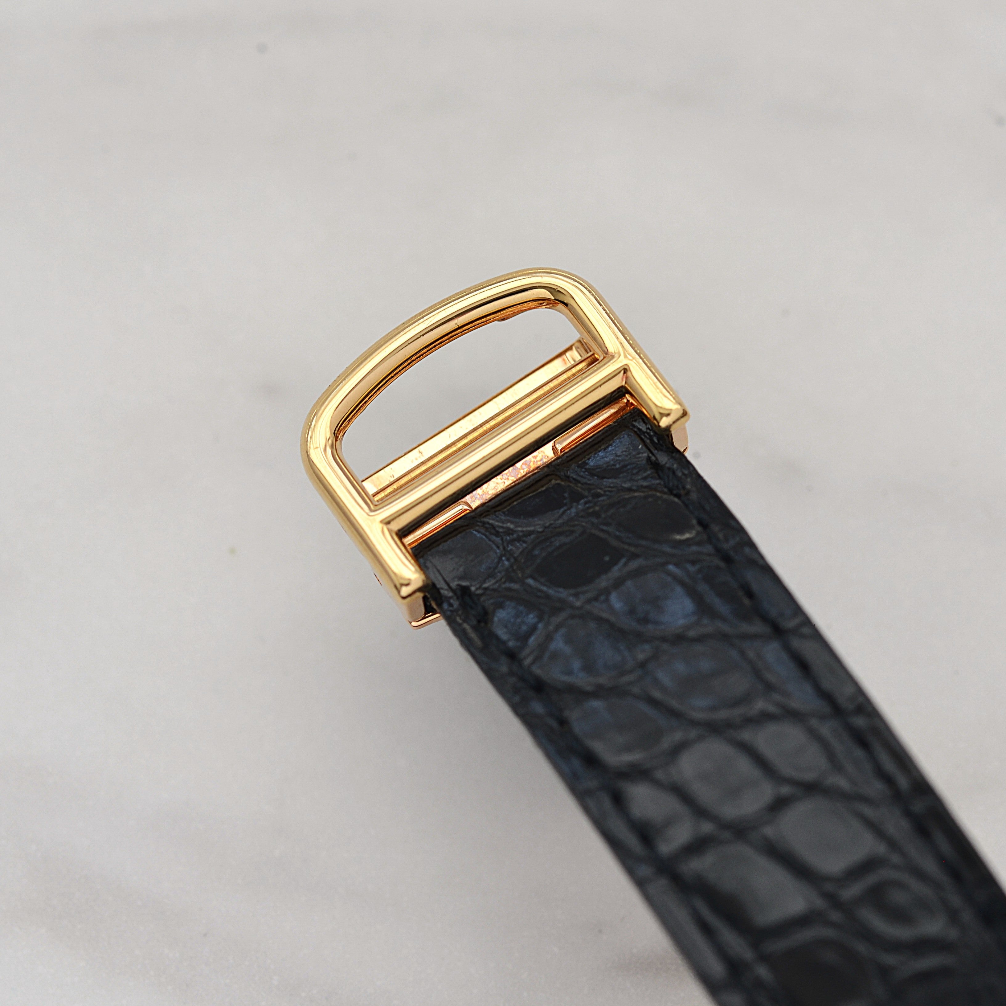 【Cartier】カルティエ タンクルイカルティエLM 18KYG エクストラフラット カルティエコンプリートサービス済み 純正18金製Dバックル、国際保証書付き