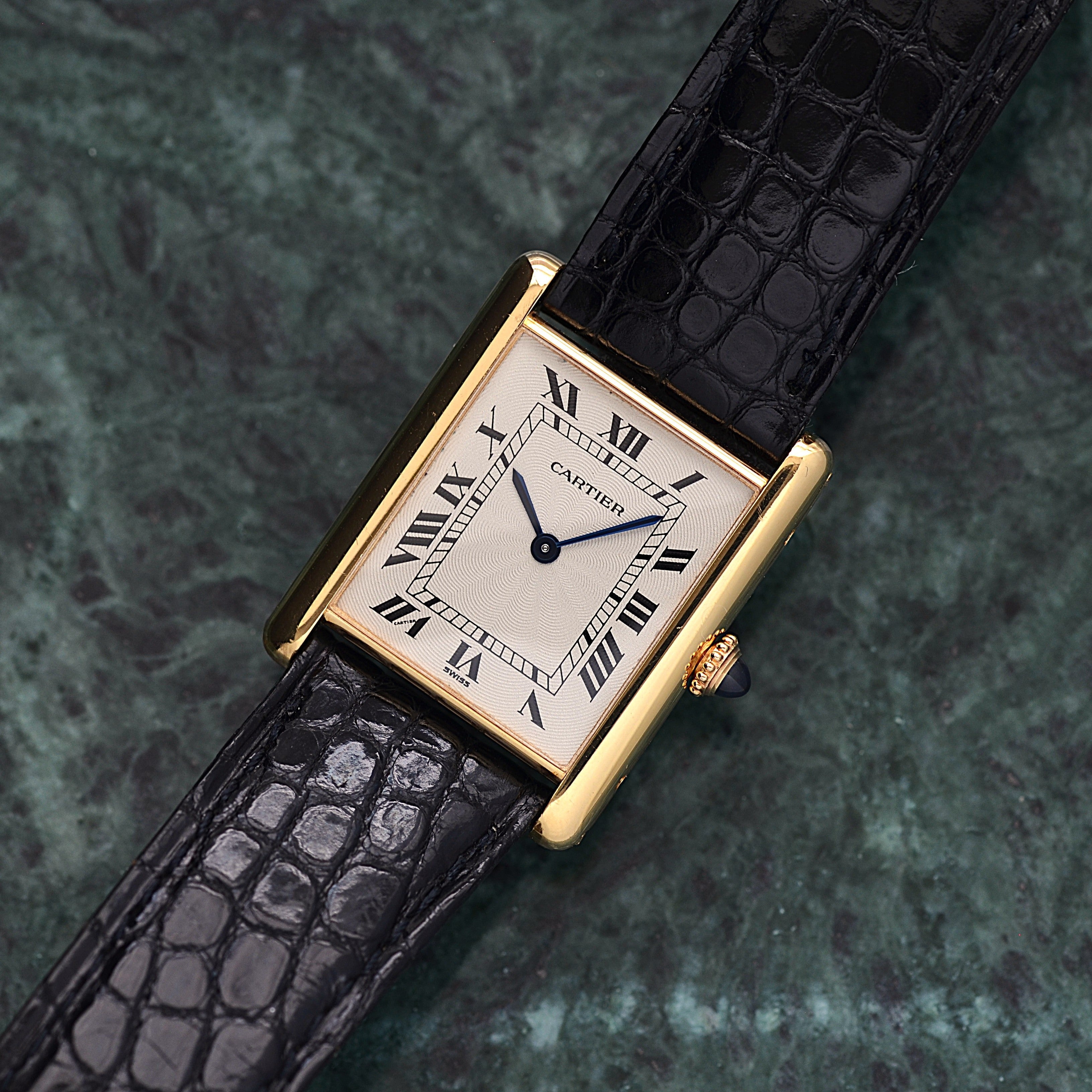 【Cartier】カルティエ タンクルイカルティエLM 18KYG エクストラフラット カルティエコンプリートサービス済み 純正18金製Dバックル、国際保証書付き