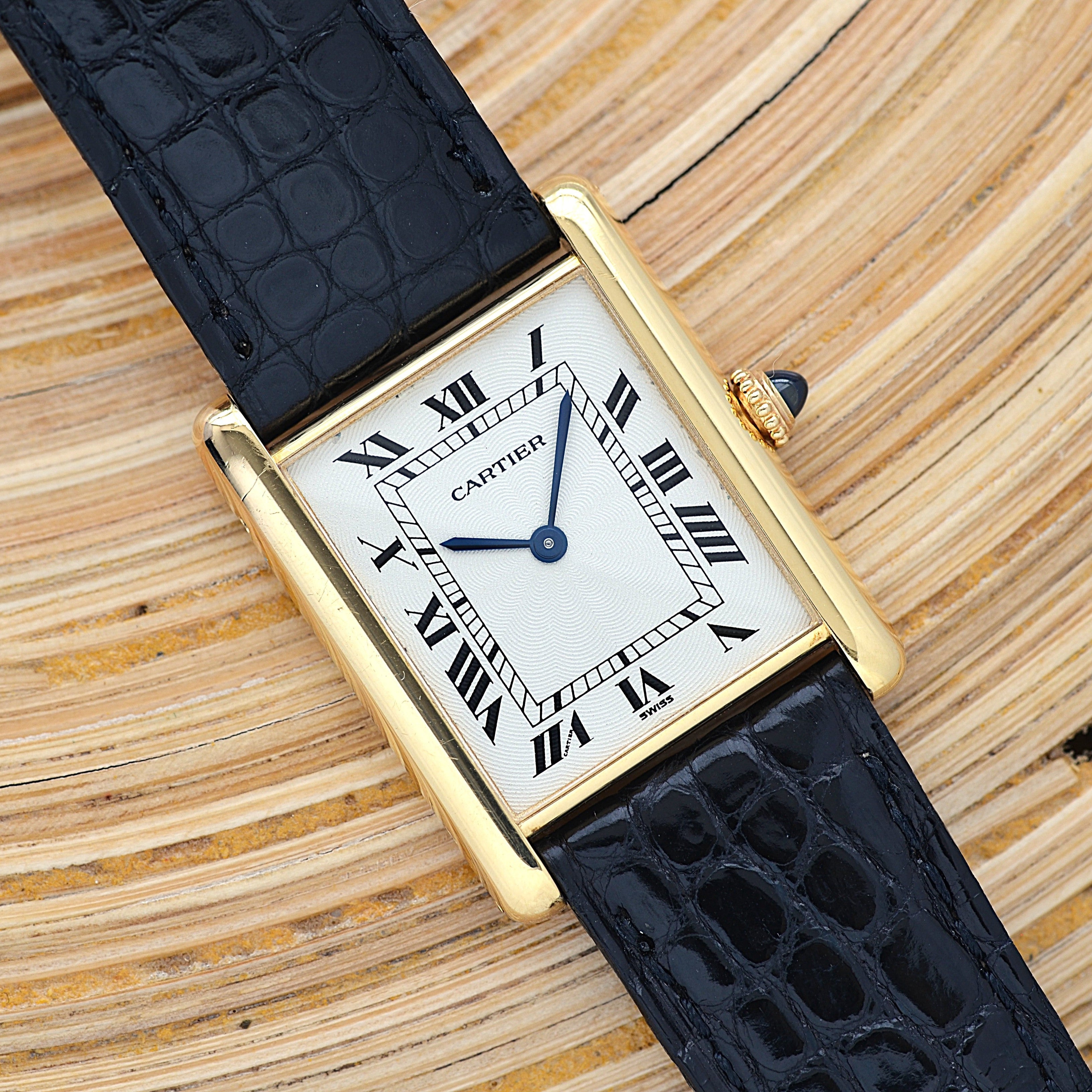 【Cartier】カルティエ タンクルイカルティエLM 18KYG エクストラフラット カルティエコンプリートサービス済み 純正18金製Dバックル、国際保証書付き