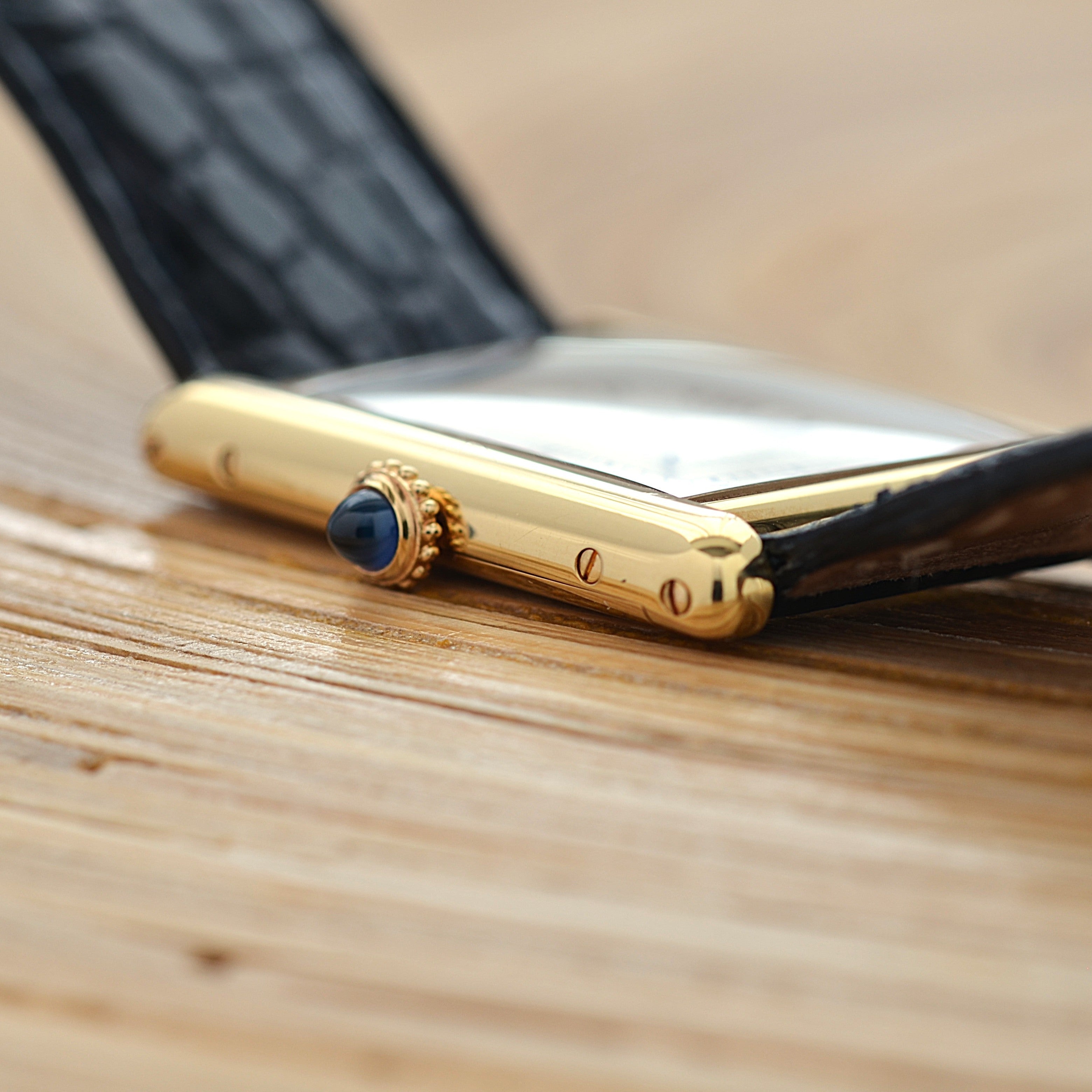 【Cartier】カルティエ タンクルイカルティエLM 18KYG エクストラフラット カルティエコンプリートサービス済み 純正18金製Dバックル、国際保証書付き